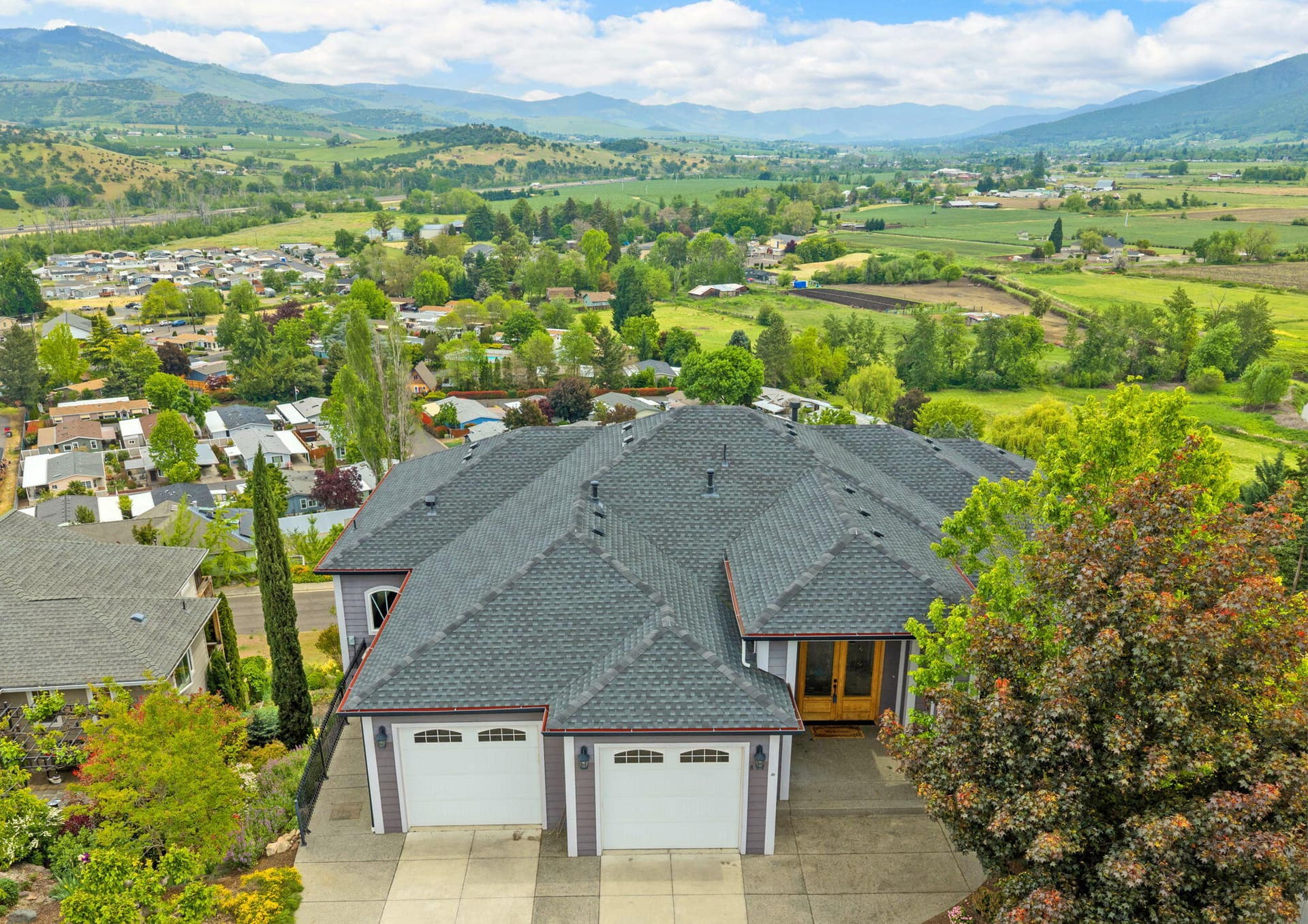 4. Photo 4 of 55, 817 Amerman Drive, Phoenix, OR 97535