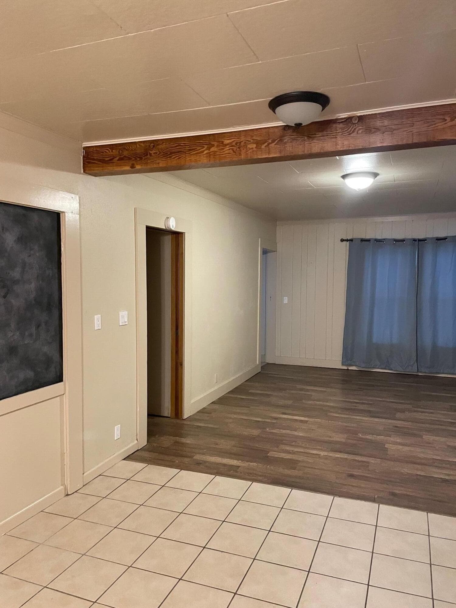 526 Livingroom. Photo 4 of 29, 526 N 9th Street Unit 526 and 528, Klamath Falls, OR 97601