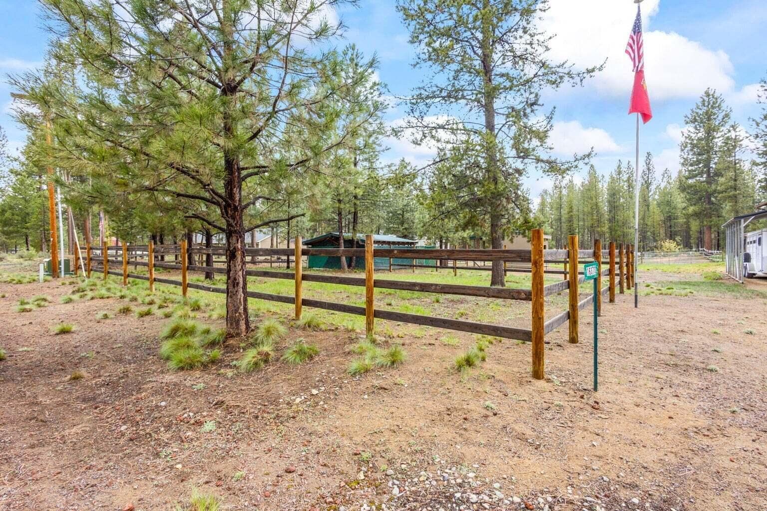Corral. Photo 5 of 40, 16378 Whitetail Lane, Bend, OR 97707