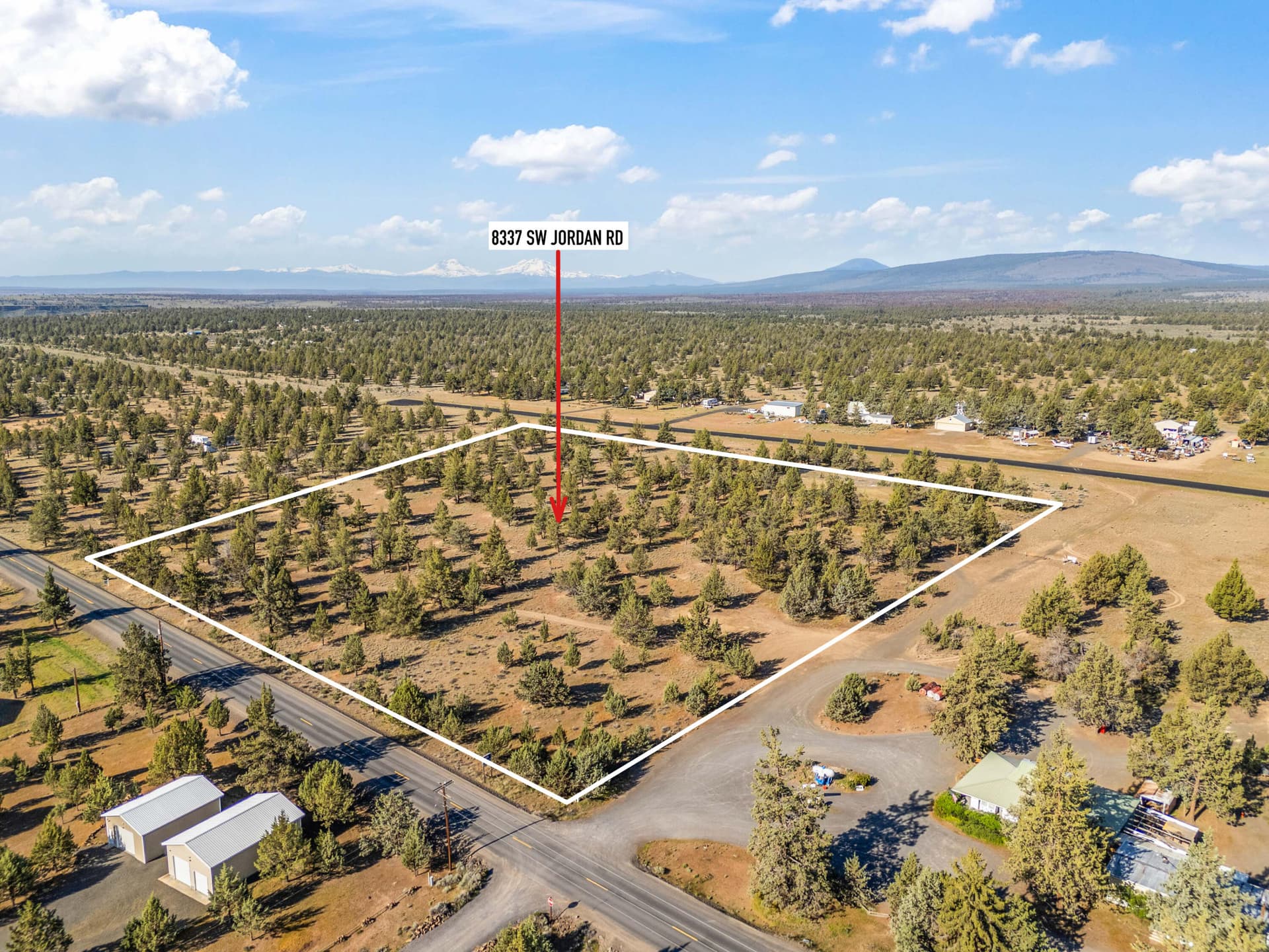 Borders Air Strip. Photo 1 of 9, 8337 SW Jordan Road, Culver, OR 97734
