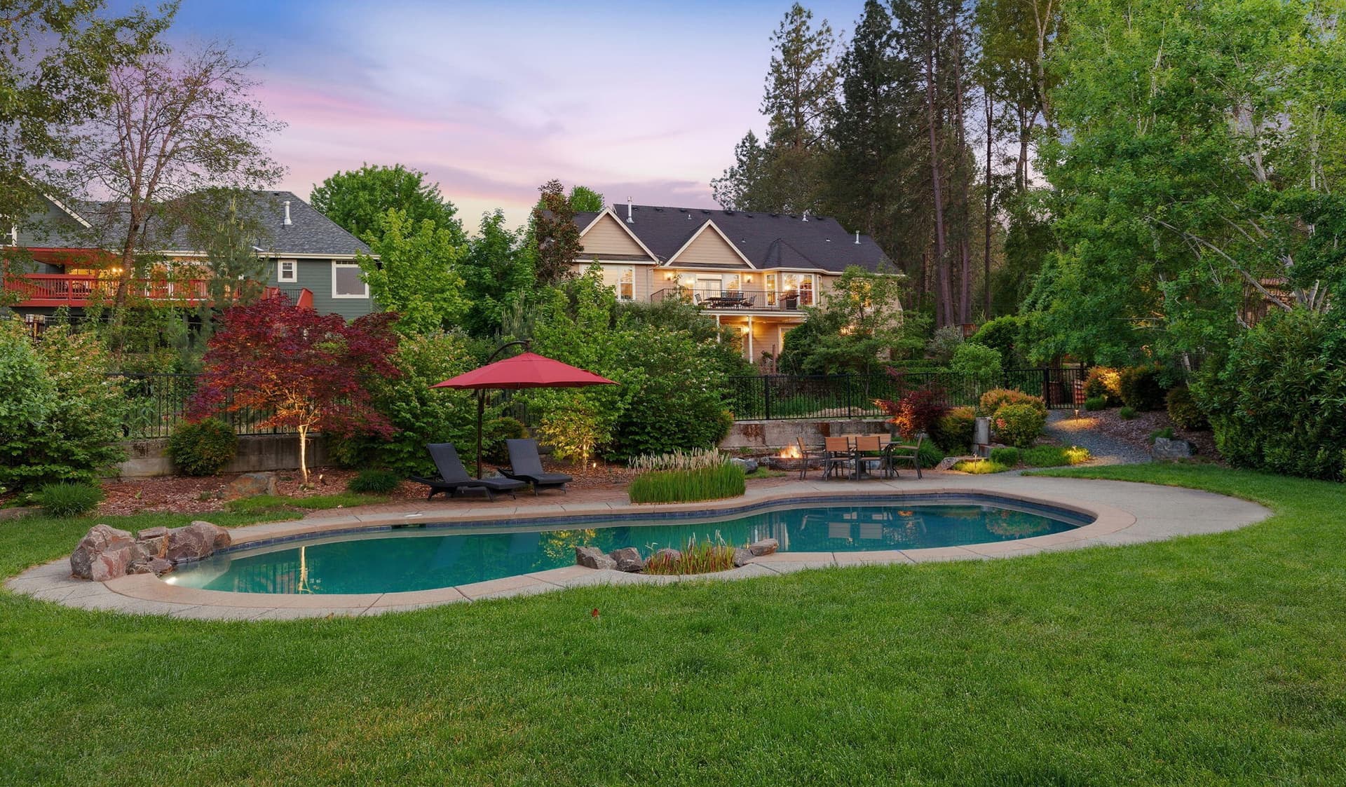 3. Photo 3 of 68, 2202 SE Linden Lane, Grants Pass, OR 97527