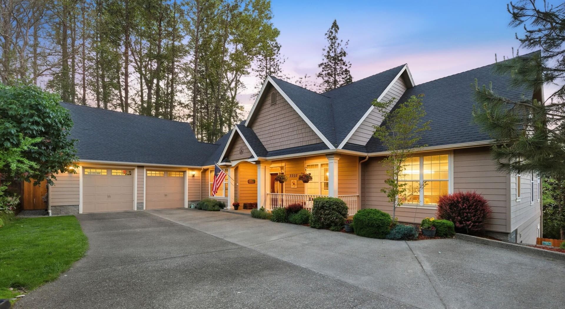 1. Photo 1 of 68, 2202 SE Linden Lane, Grants Pass, OR 97527