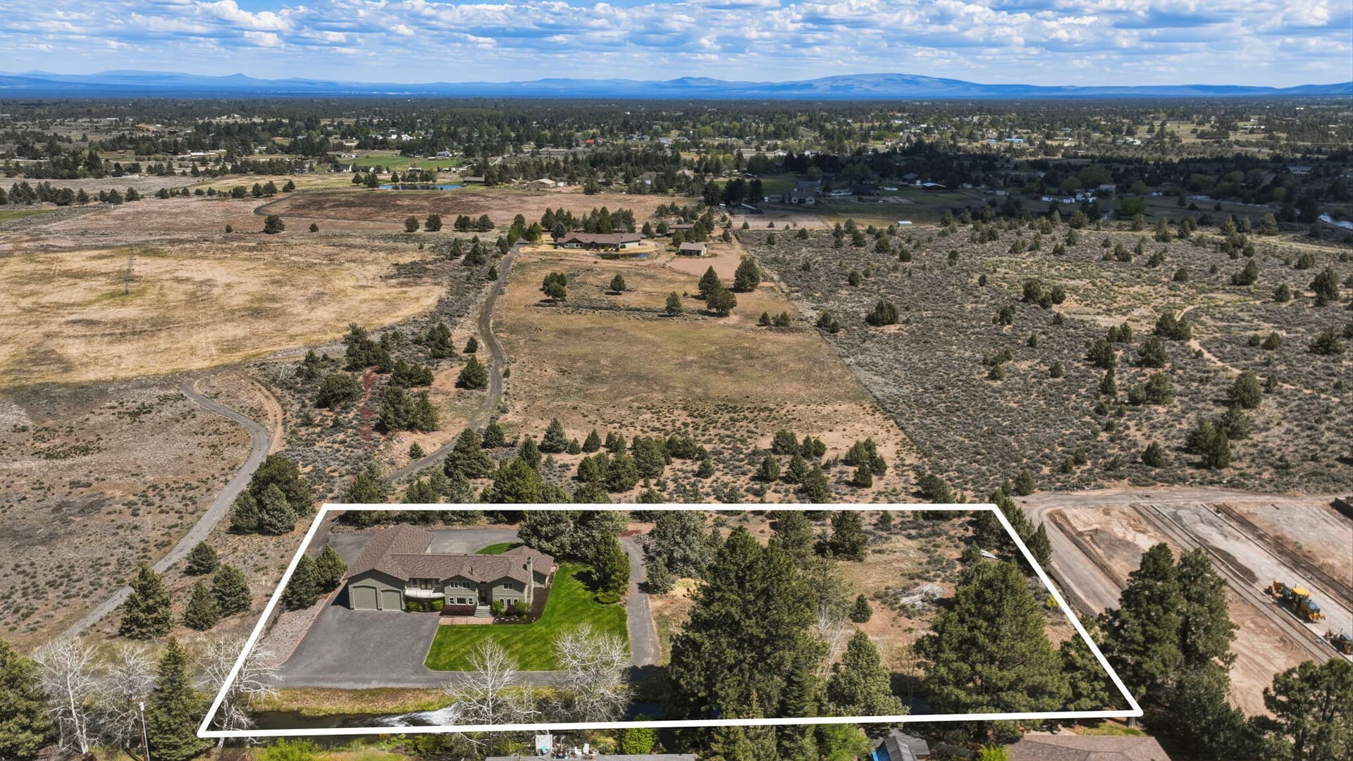 125-web-or-mls-88-print-Riley_Visuals_01. Photo 3 of 131, 21283 Dove Lane, Bend, OR 97702