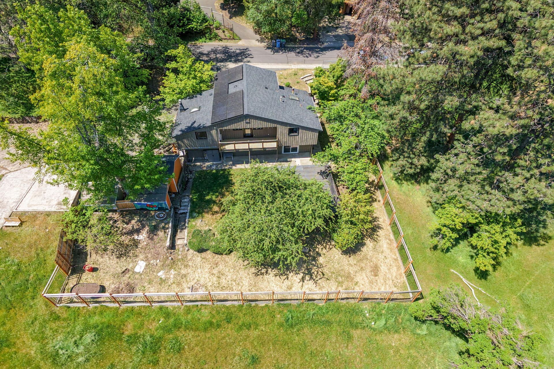 ApxSD200007. Photo 2 of 90, 34 Scenic Drive, Ashland, OR 97520