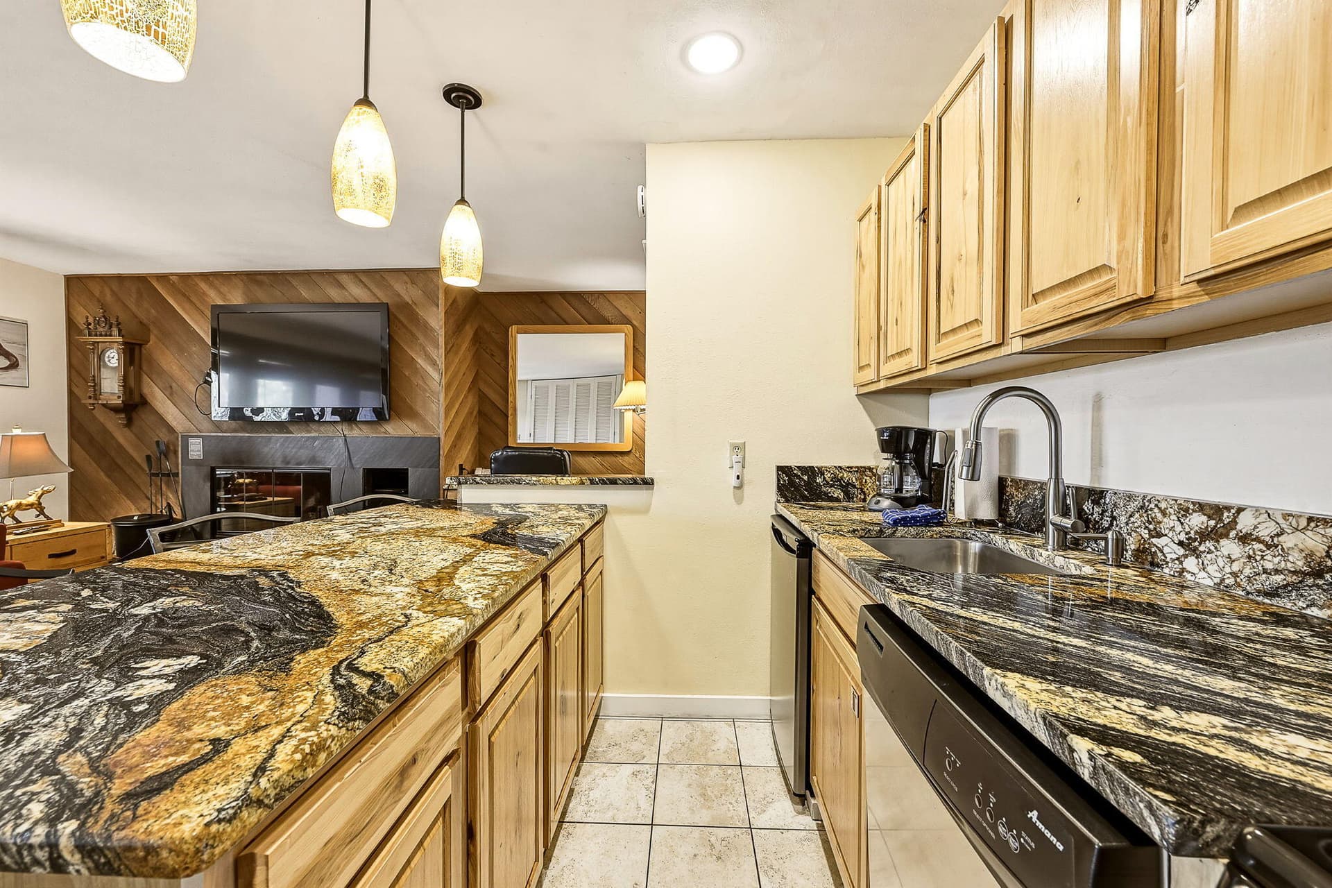 20-web-or-mls-5-5-26 18575 SW Century Dr. Photo 5 of 35, 18575 SW Century Drive Unit #232, Bend, OR 97702