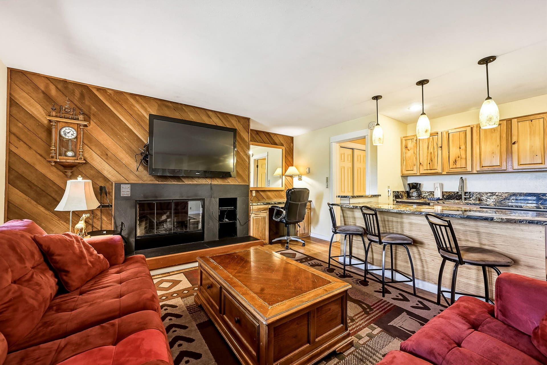 8-web-or-mls-5-5-26 18575 SW Century Dr. Photo 3 of 35, 18575 SW Century Drive Unit #232, Bend, OR 97702