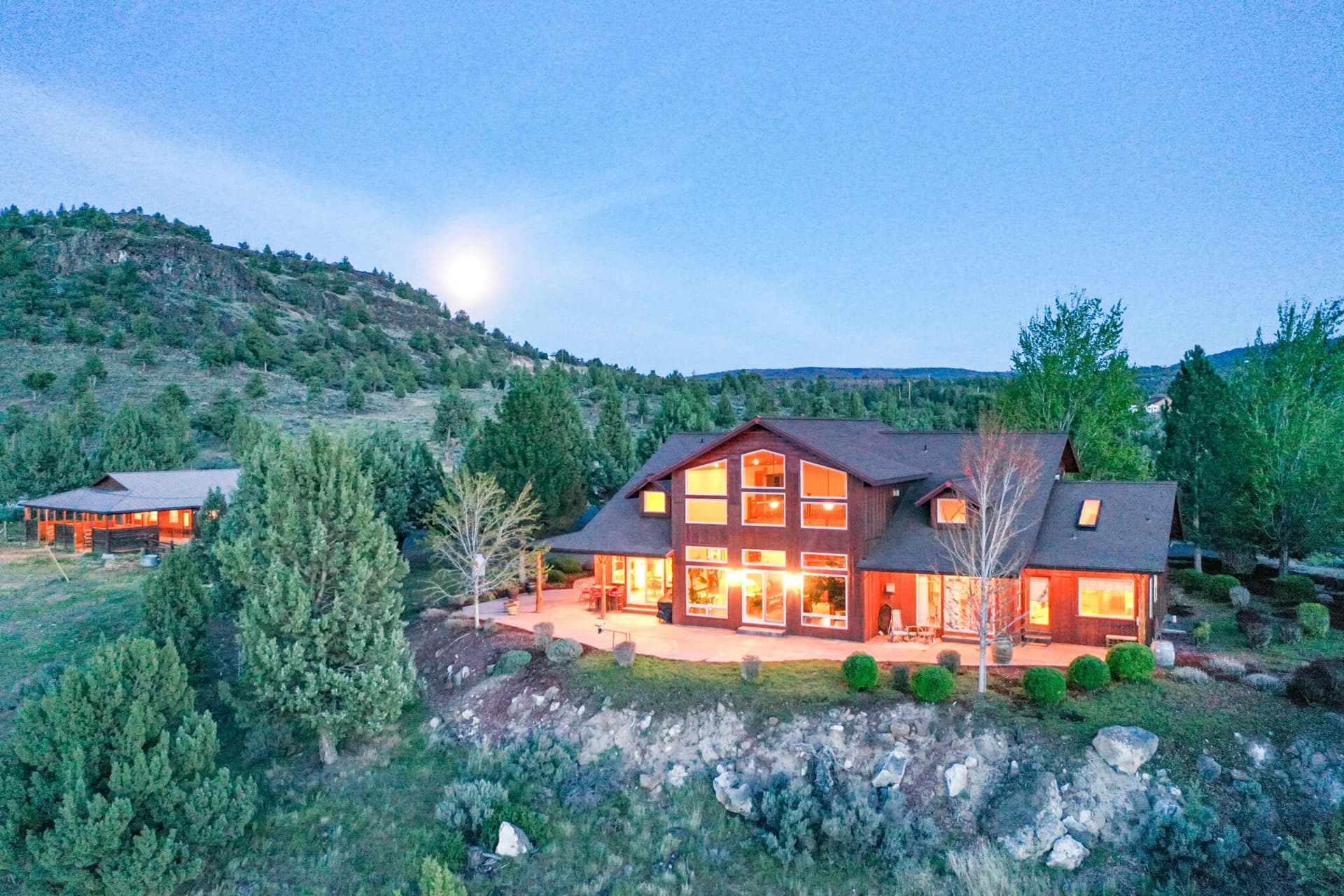 4. Photo 4 of 91, 3900 SE Riverview Road, Prineville, OR 97754