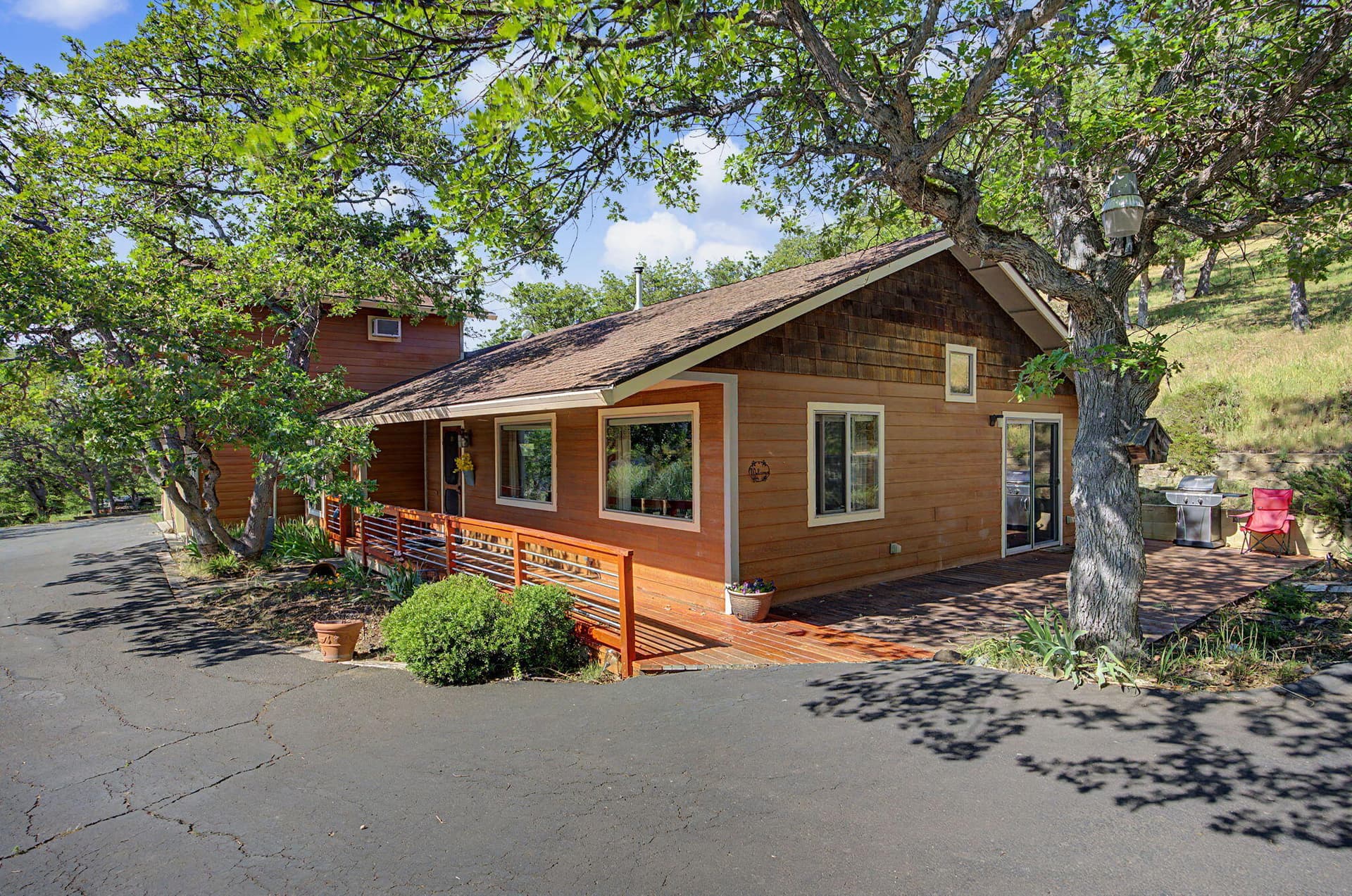 APX_1823. Photo 1 of 36, 5366 Pioneer Road, Medford, OR 97501