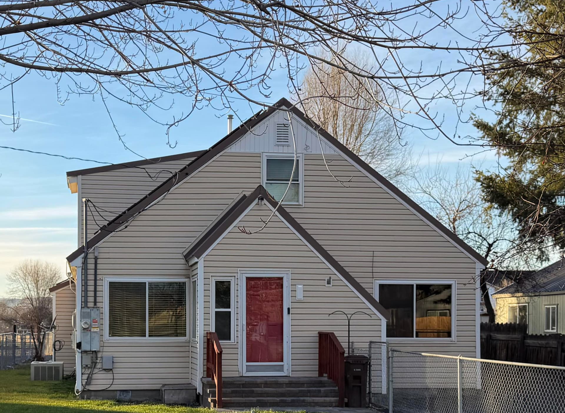 1940s Bungalow. Photo 1 of 20, 279 SE Willowdale Drive, Prineville, OR 97754