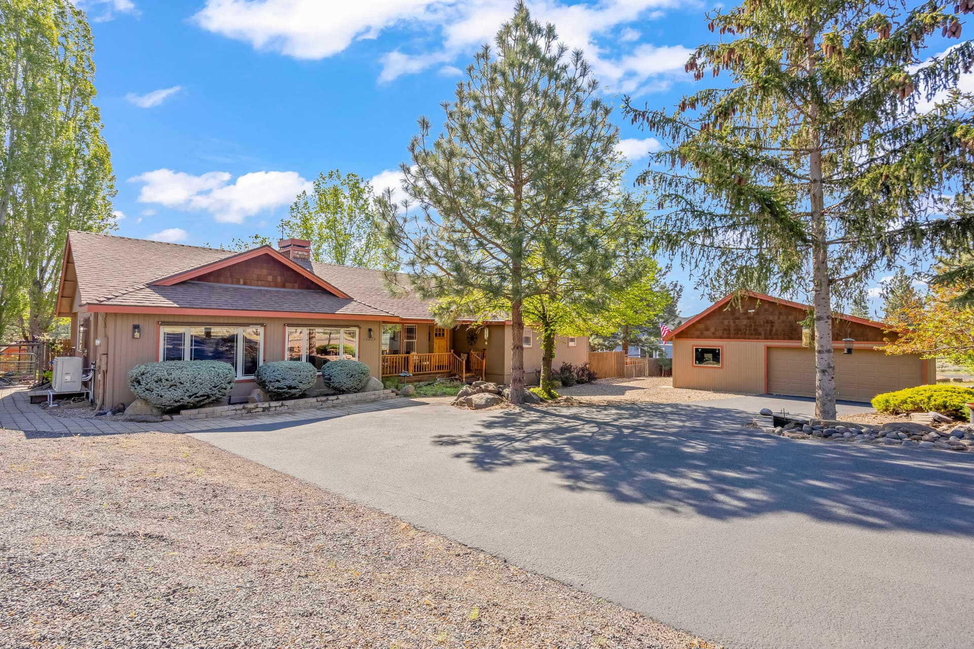 2. Photo 2 of 46, 70064 Appaloosa Drive, Sisters, OR 97759