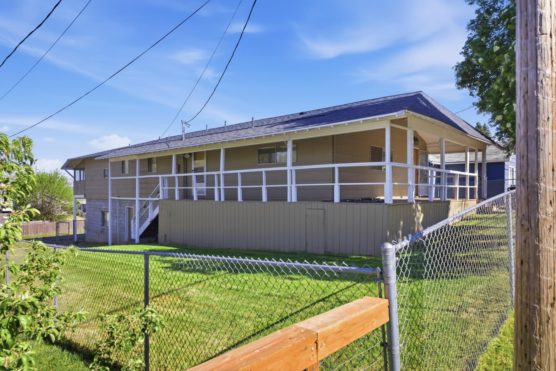 01 Exterior 1. Photo 1 of 48, 1335 Lakeview Avenue, Klamath Falls, OR 97601