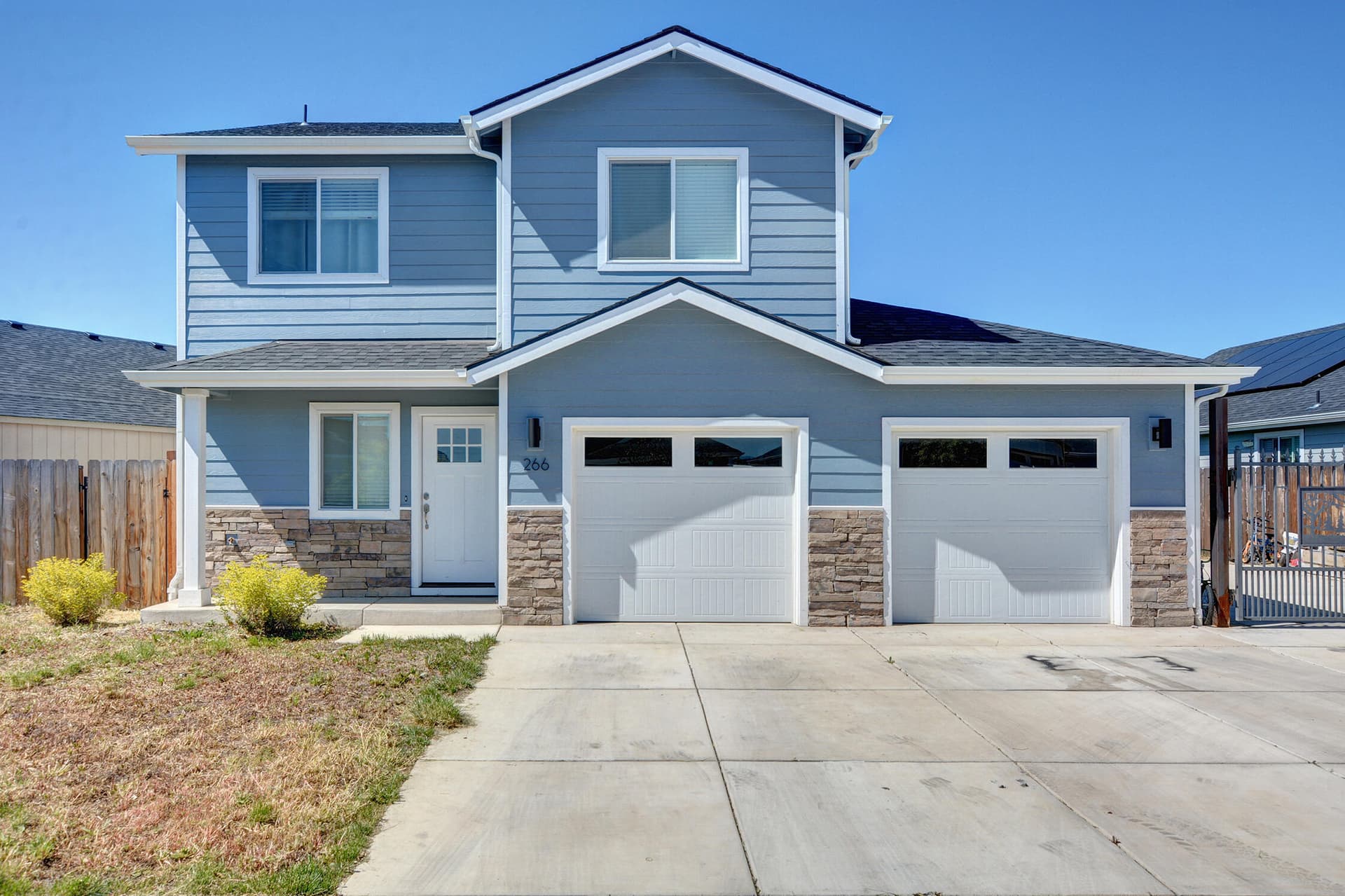 01. Photo 1 of 34, 266 Reanna Way, Medford, OR 97501
