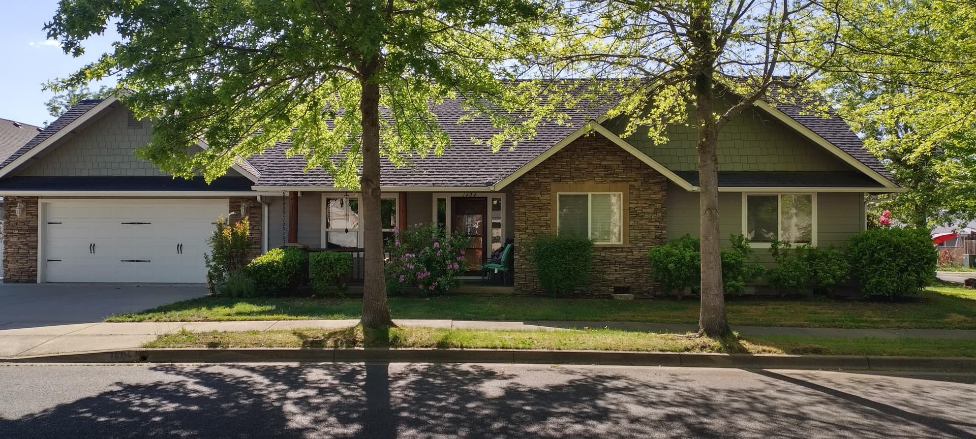 Lovely Home for Sale. Photo 1 of 22, 1404 SW Sturgeon Court, Grants Pass, OR 97527