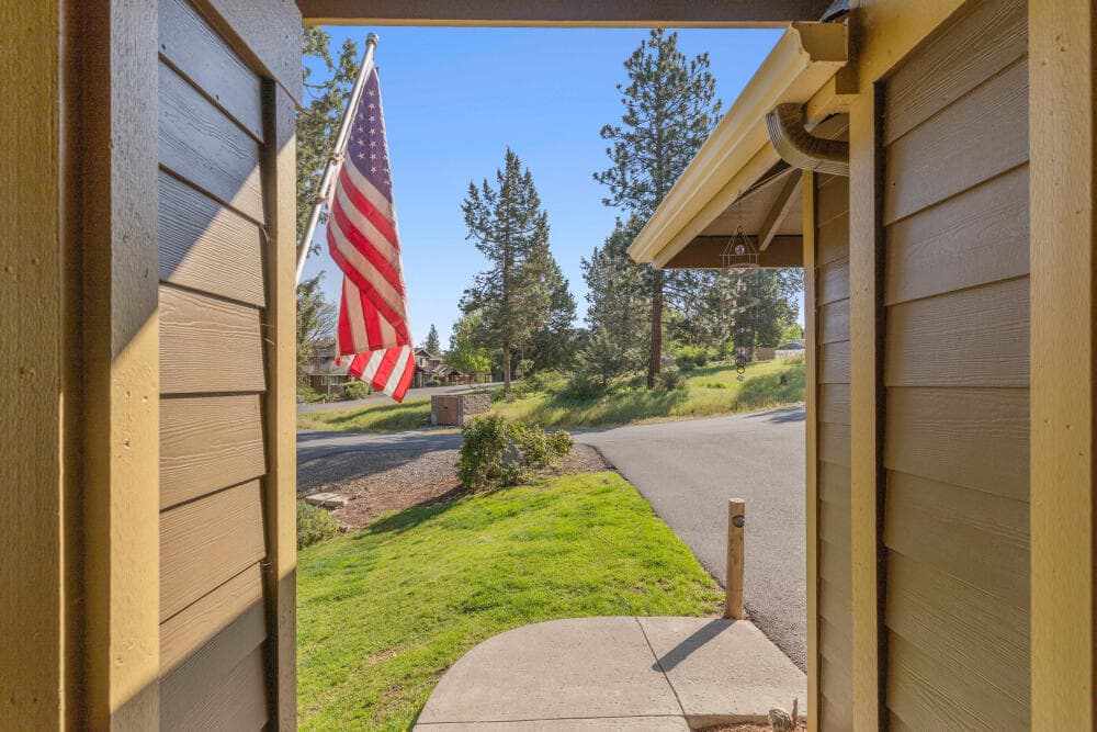 4830RedTailDr-1. Photo 3 of 47, 4830 Red Tail Drive, Klamath Falls, OR 97601