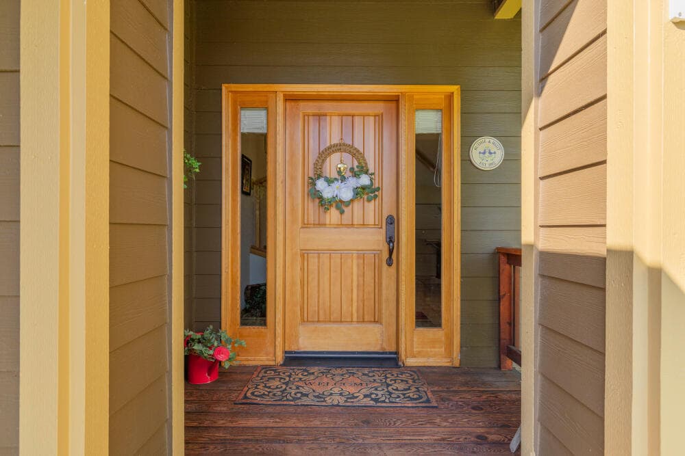 Covered Entry. Photo 5 of 47, 4830 Red Tail Drive, Klamath Falls, OR 97601