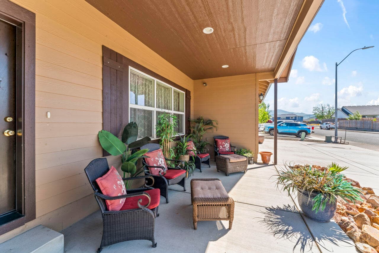 Front Porch. Photo 2 of 33, 412 Barnum Drive, Phoenix, OR 97535