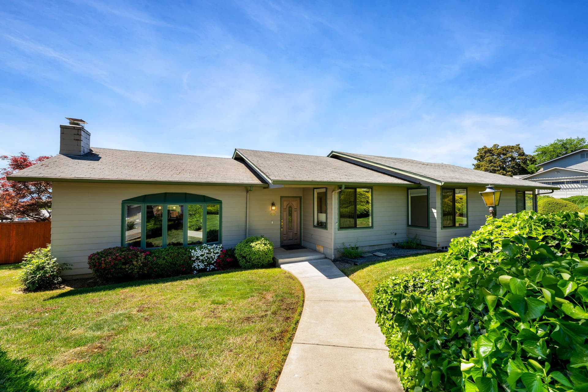 EXT (11 of 12). Photo 1 of 38, 440 NE Royal Drive, Grants Pass, OR 97526