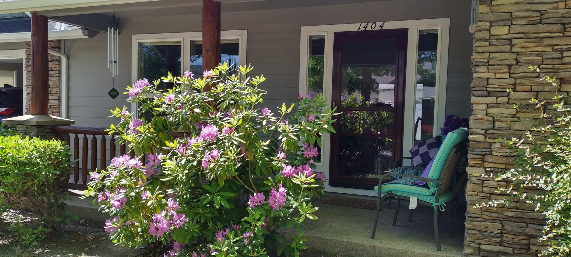 Front Porch2. Photo 3 of 22, 1404 SW Sturgeon Court, Grants Pass, OR 97527