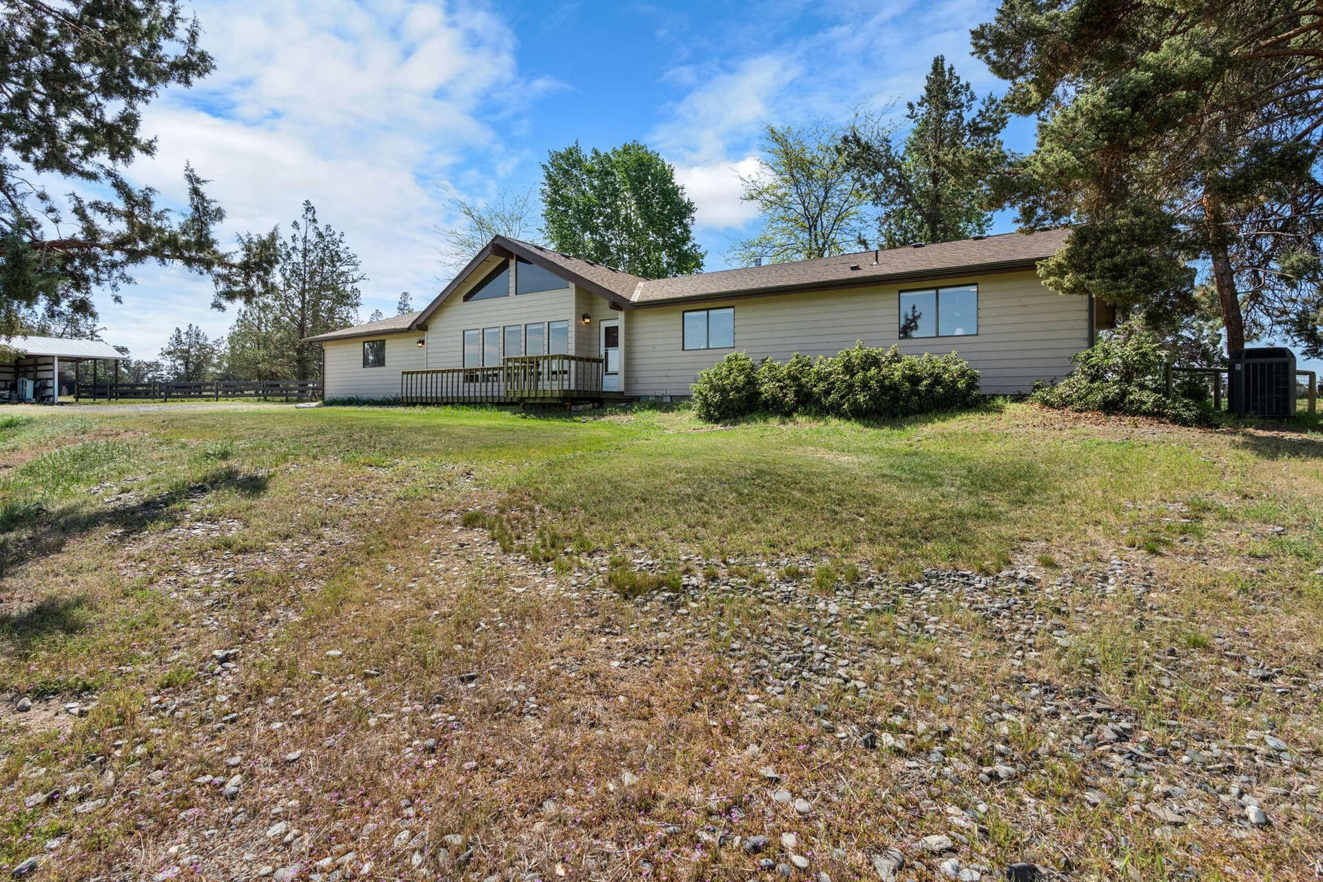 2026_05_07_4050_SW_Highland_Ave_Rdm-29. Photo 5 of 44, 4050 SW Highland Avenue, Redmond, OR 97756