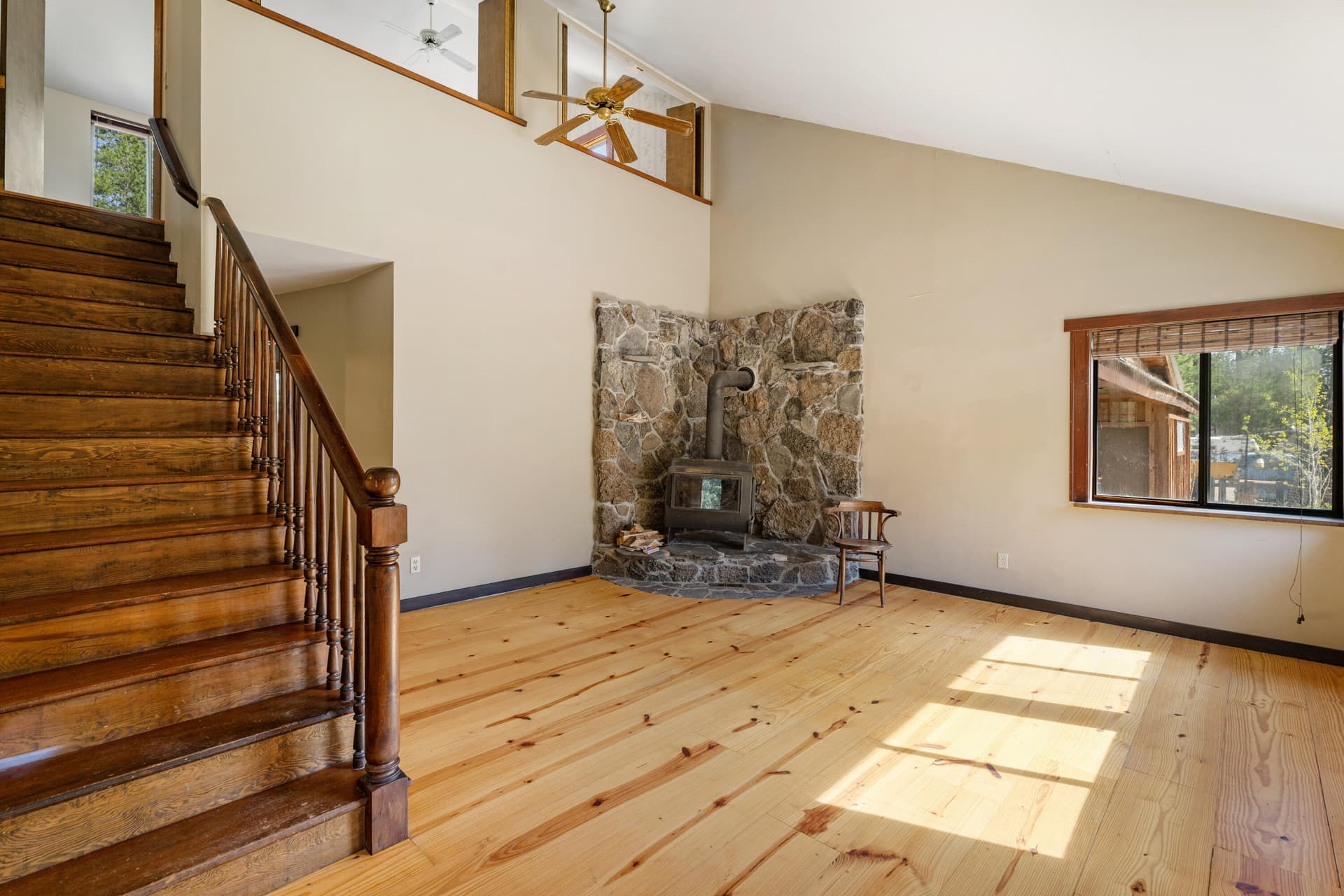 09-Living Room. Photo 1 of 32, 52140 Elderberry Lane, La Pine, OR 97739