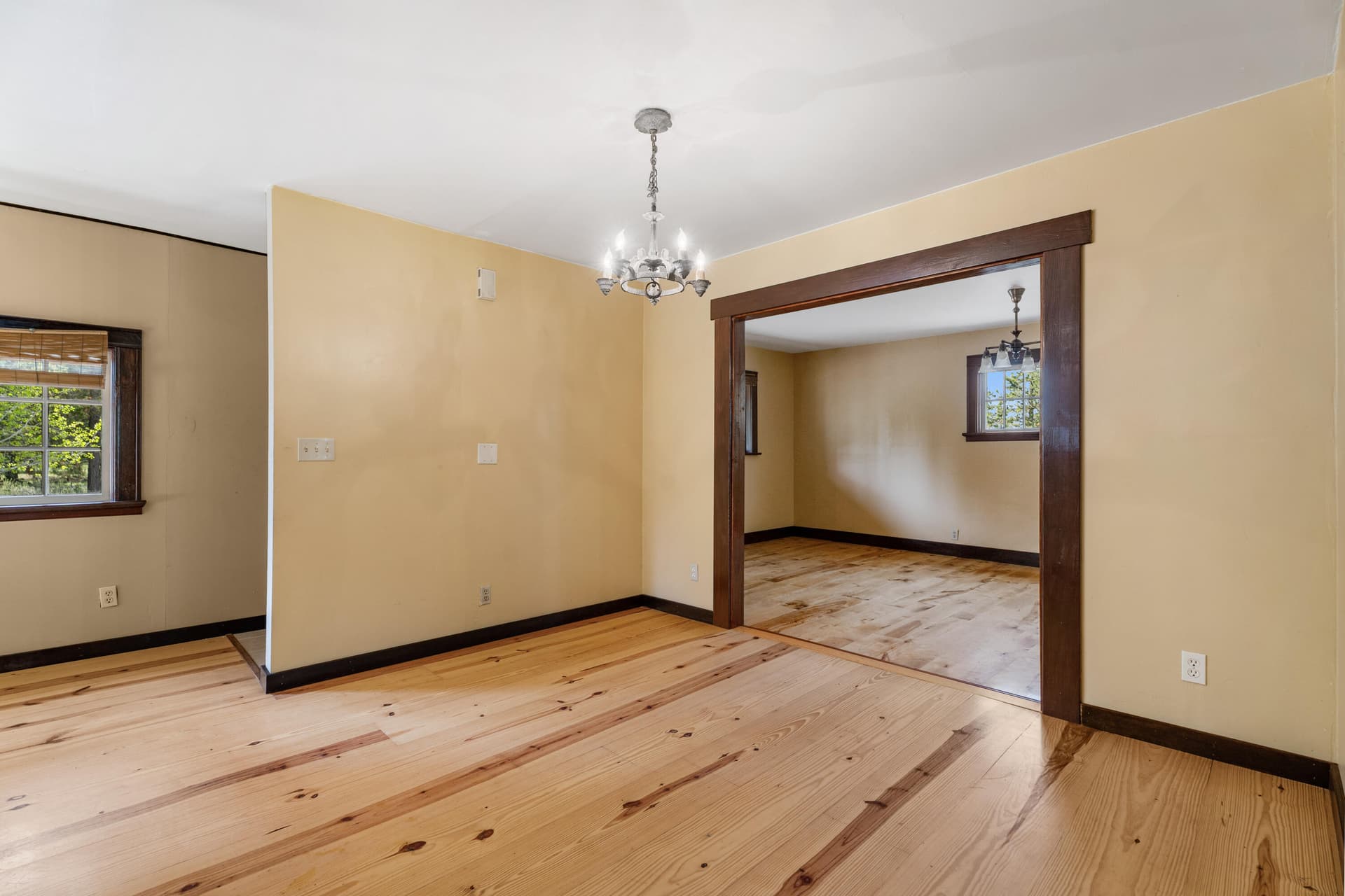 11-Dining Room. Photo 3 of 32, 52140 Elderberry Lane, La Pine, OR 97739