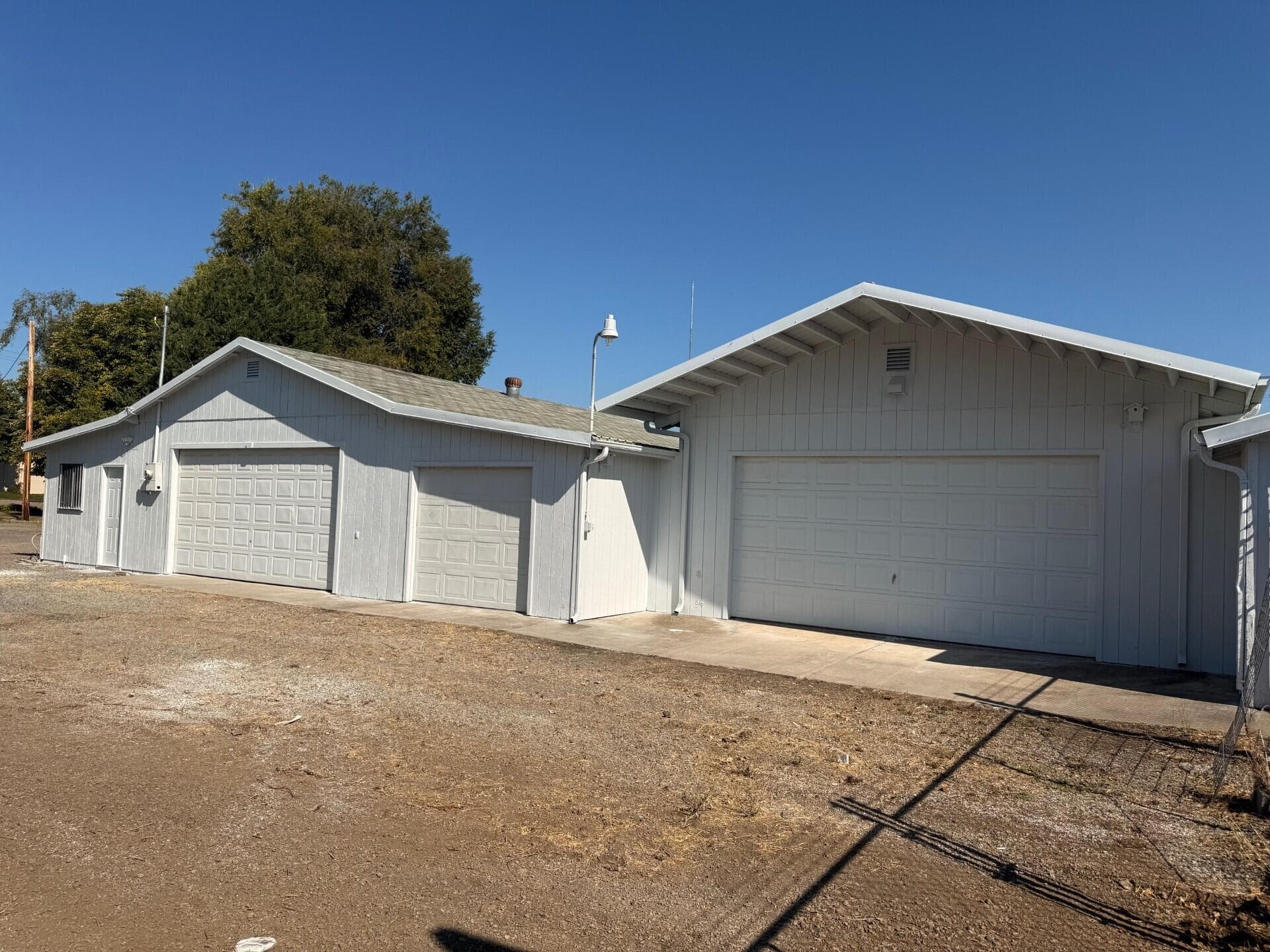 Outside. Photo 4 of 5, 114 N Ross Lane, Medford, OR 97501