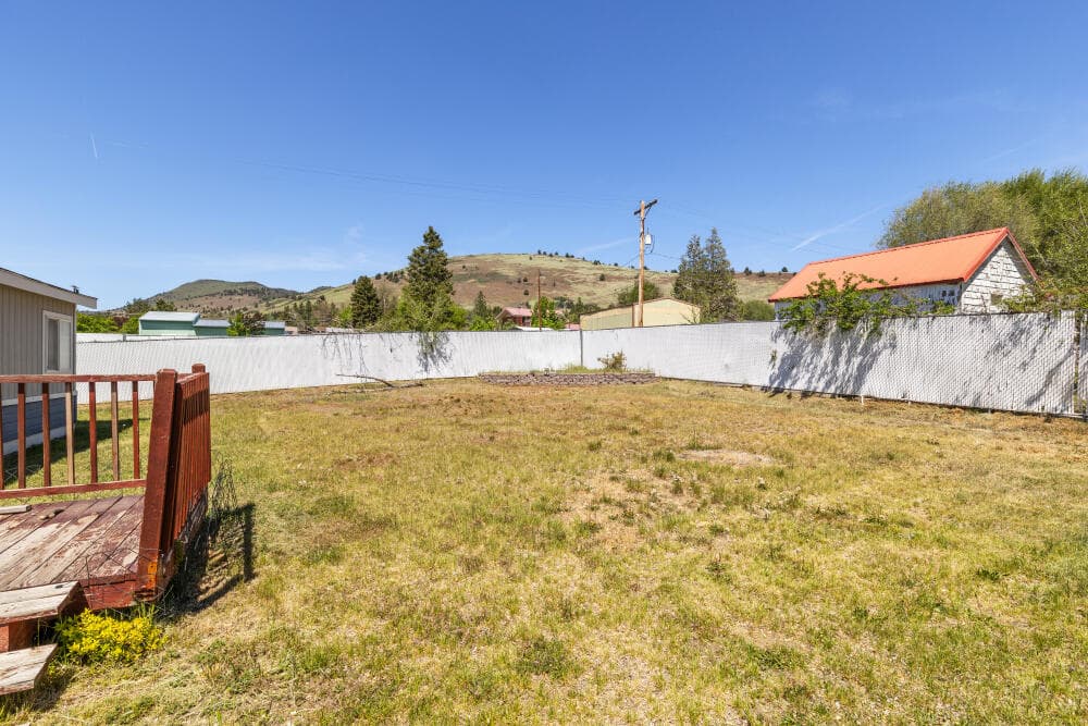 4. Photo 4 of 49, 7257 Hilyard Avenue, Klamath Falls, OR 97603