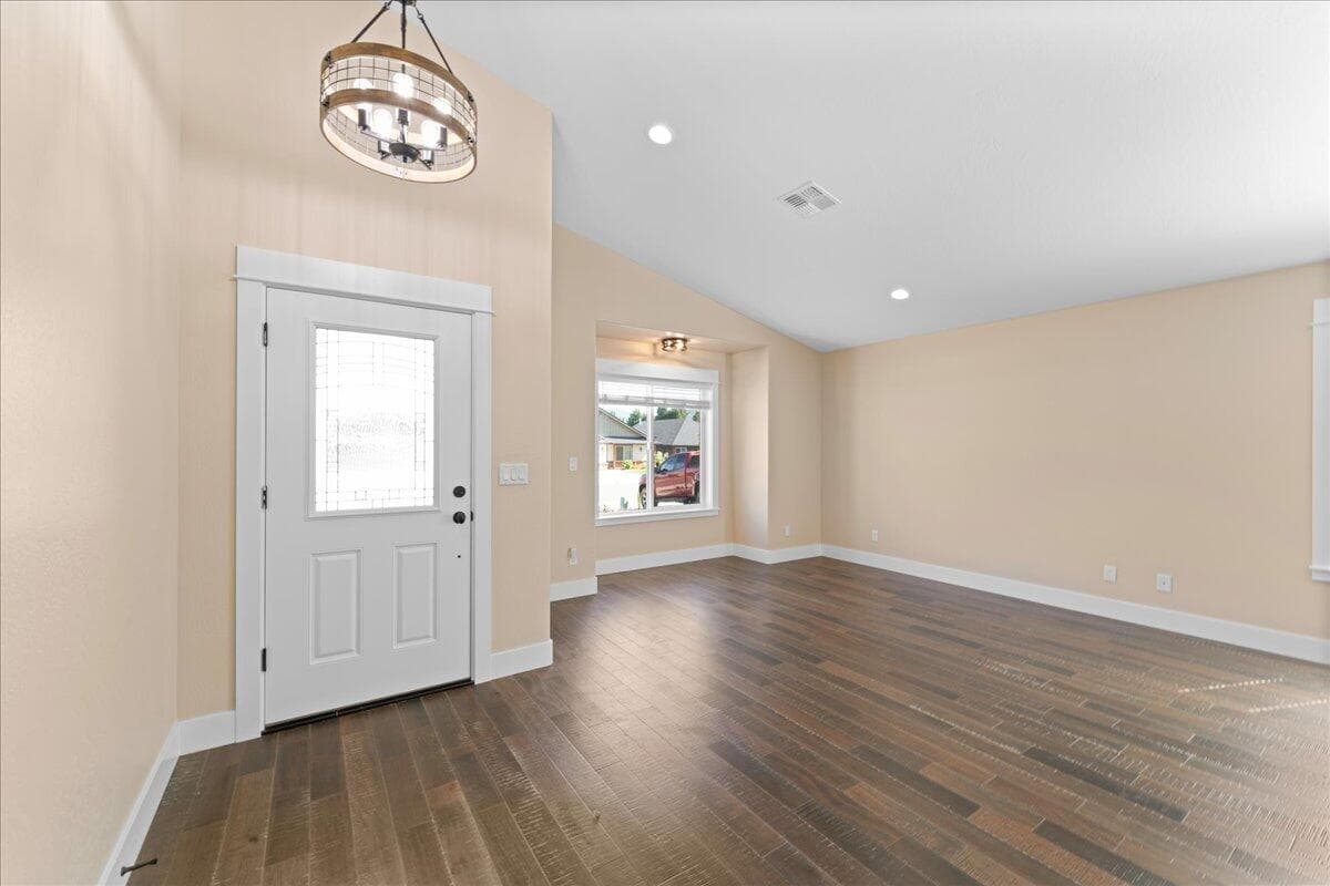 3. Photo 3 of 25, 2953 Naples Drive, Grants Pass, OR 97527