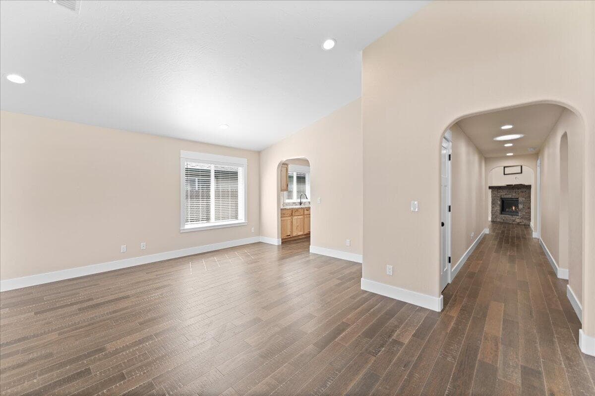 4. Photo 4 of 25, 2953 Naples Drive, Grants Pass, OR 97527