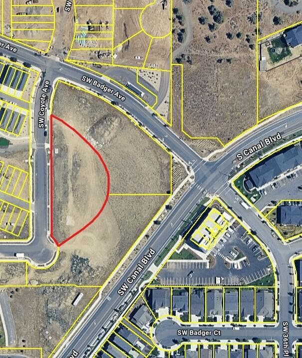 .94 acre outlined. Photo 1 of 6, SW Coyote Avenue Unit 1000, Redmond, OR 97756