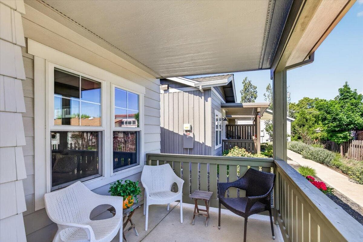 Covered Front Porch. Photo 3 of 20, 162 Mountain View Drive, Ashland, OR 97520