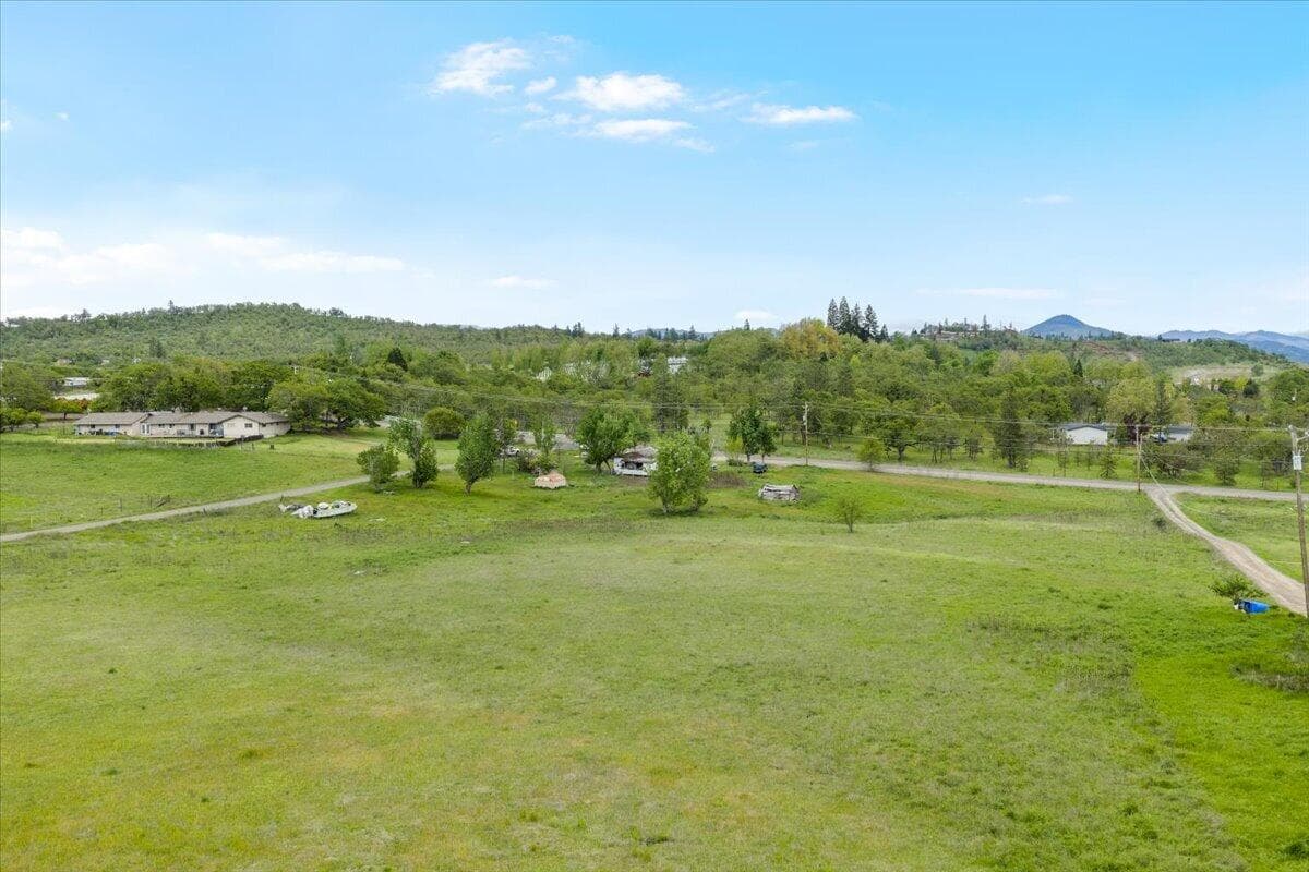 963 Stevens. Photo 1 of 16, 963 Stevens Road, Eagle Point, OR 97524