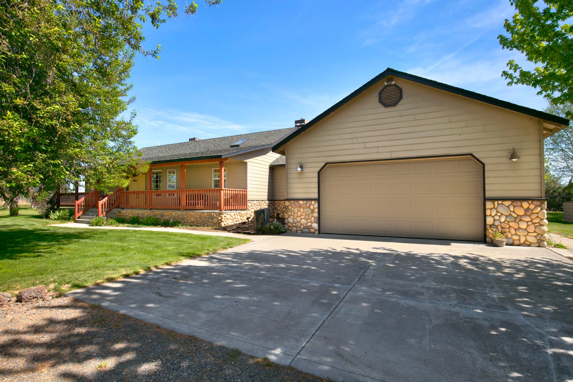 4 - 04 12913 SW Lark Meadow_014. Photo 4 of 35, 12913 S W Lark Meadow Lane, Powell Butte, OR 97753