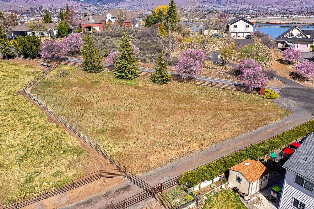 20220407001834384325000000-o. Photo 2 of 15, 0 Devonridge Drive Unit 1201, Klamath Falls, OR 97601