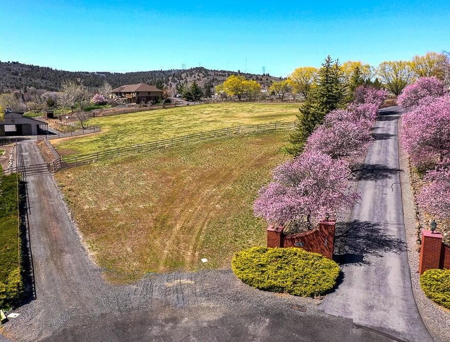 20220407001839998400000000-o. Photo 1 of 15, 0 Devonridge Drive Unit 1201, Klamath Falls, OR 97601
