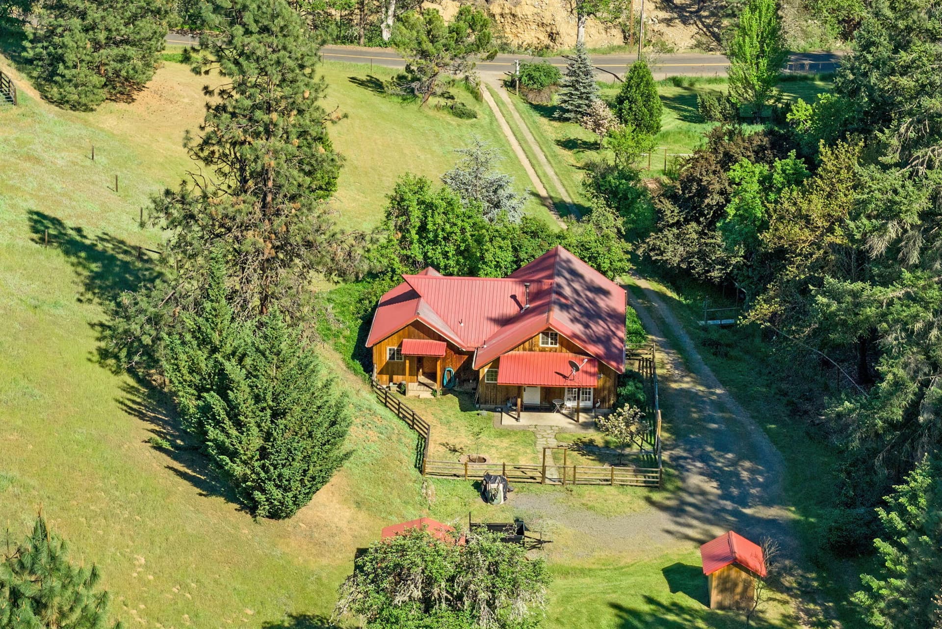 ApxSC200005. Photo 1 of 39, 7484 Sterling Creek Road, Jacksonville, OR 97530