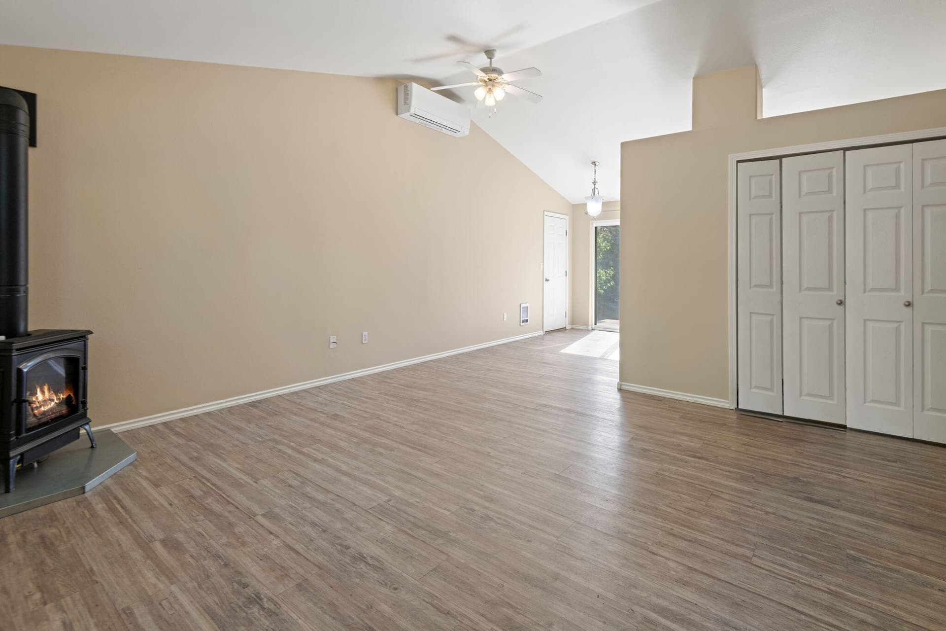 61009 Lodgepole Dr, Bend, OR. Photo 4 of 19, 61009 Lodgepole Drive, Bend, OR 97702