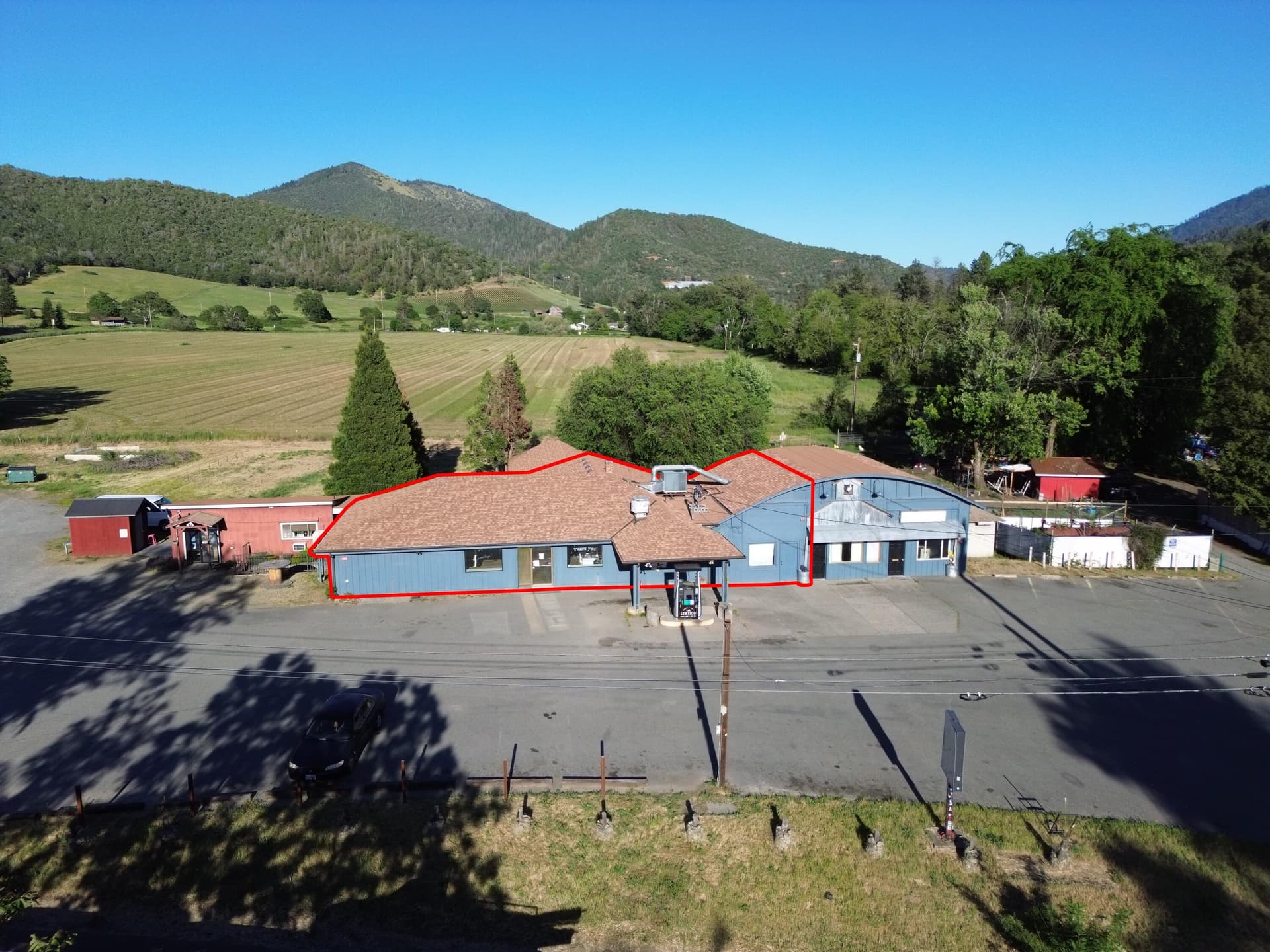 1. Photo 1 of 20, 15095 Highway 238, Jacksonville, OR 97530