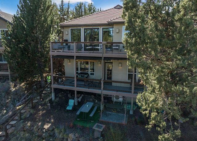7811010264. Photo 3 of 38, 3106 NW Golf View Drive, Bend, OR 97703