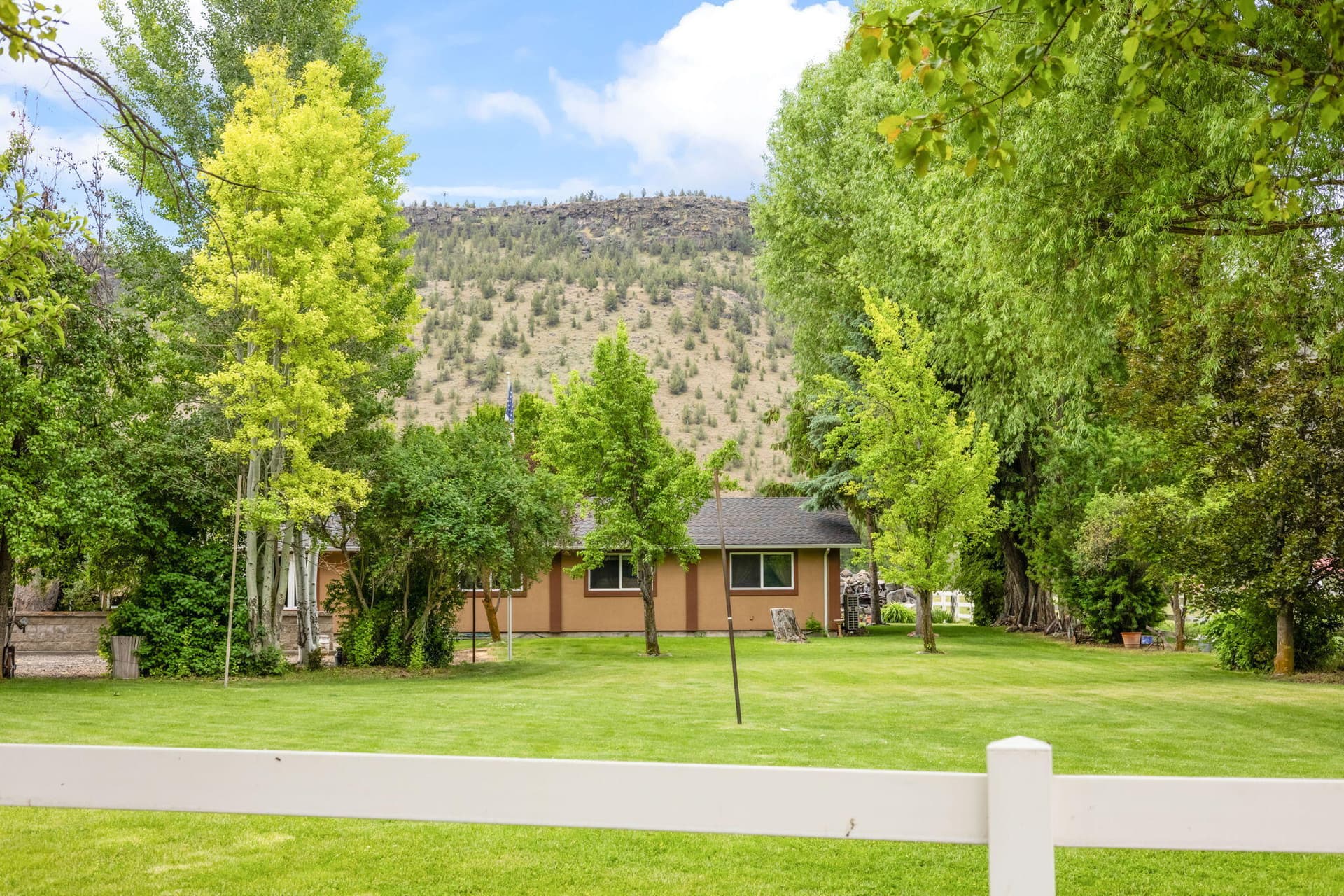 03. Photo 3 of 65, 389 NE Orchard Lane, Prineville, OR 97754
