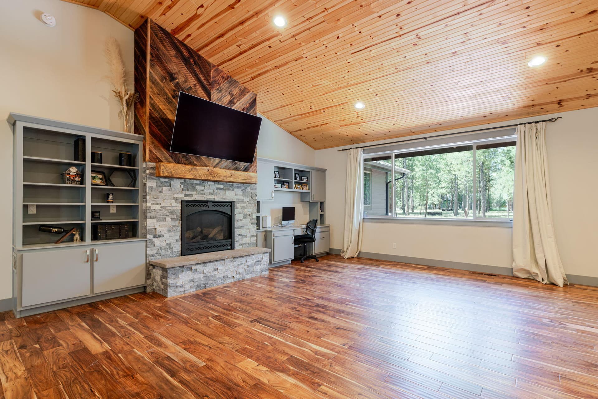 14-web-or-mls-14225 Whitewater Lane-22. Photo 5 of 42, 14225 Whitewater Lane, La Pine, OR 97739