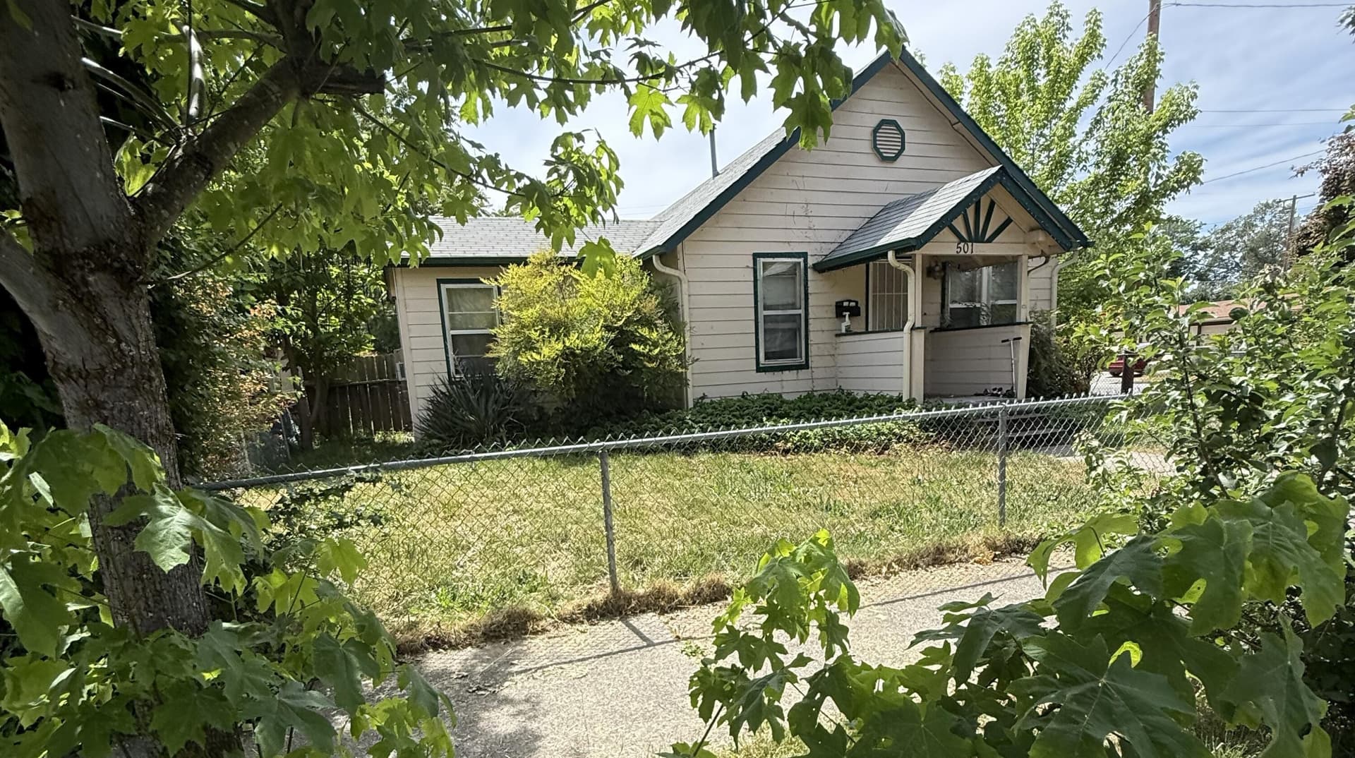 IMG_8254_c. Photo 2 of 20, 501 SE J Street, Grants Pass, OR 97526