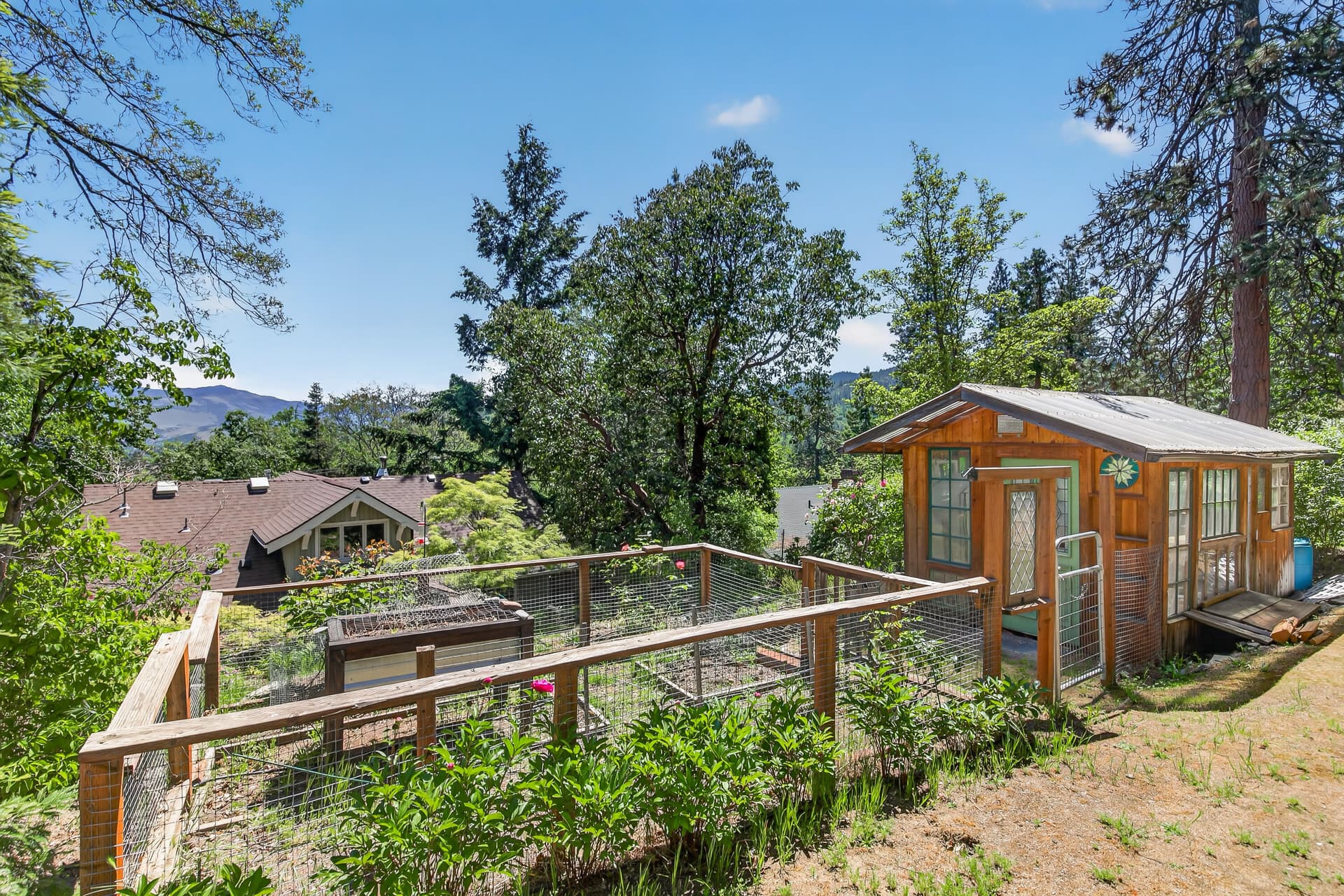 71 Scenic Drive, Ashland, OR 97520. Photo 3 of 40, 71 Scenic Drive, Ashland, OR 97520