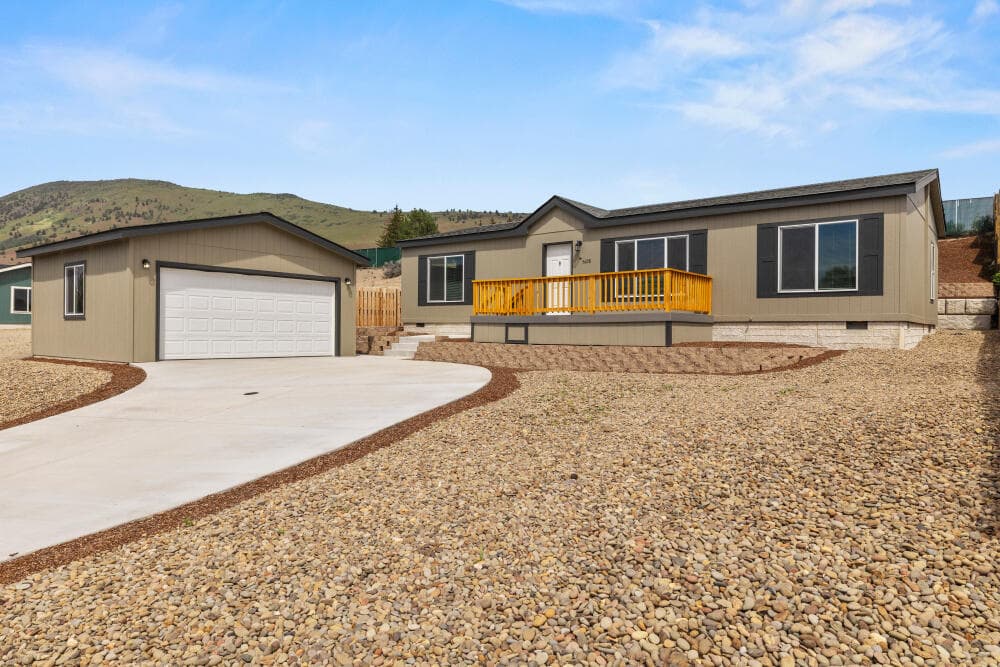 01 - 5628EdithWy-38. Photo 1 of 22, 5628 Edith Way, Klamath Falls, OR 97603