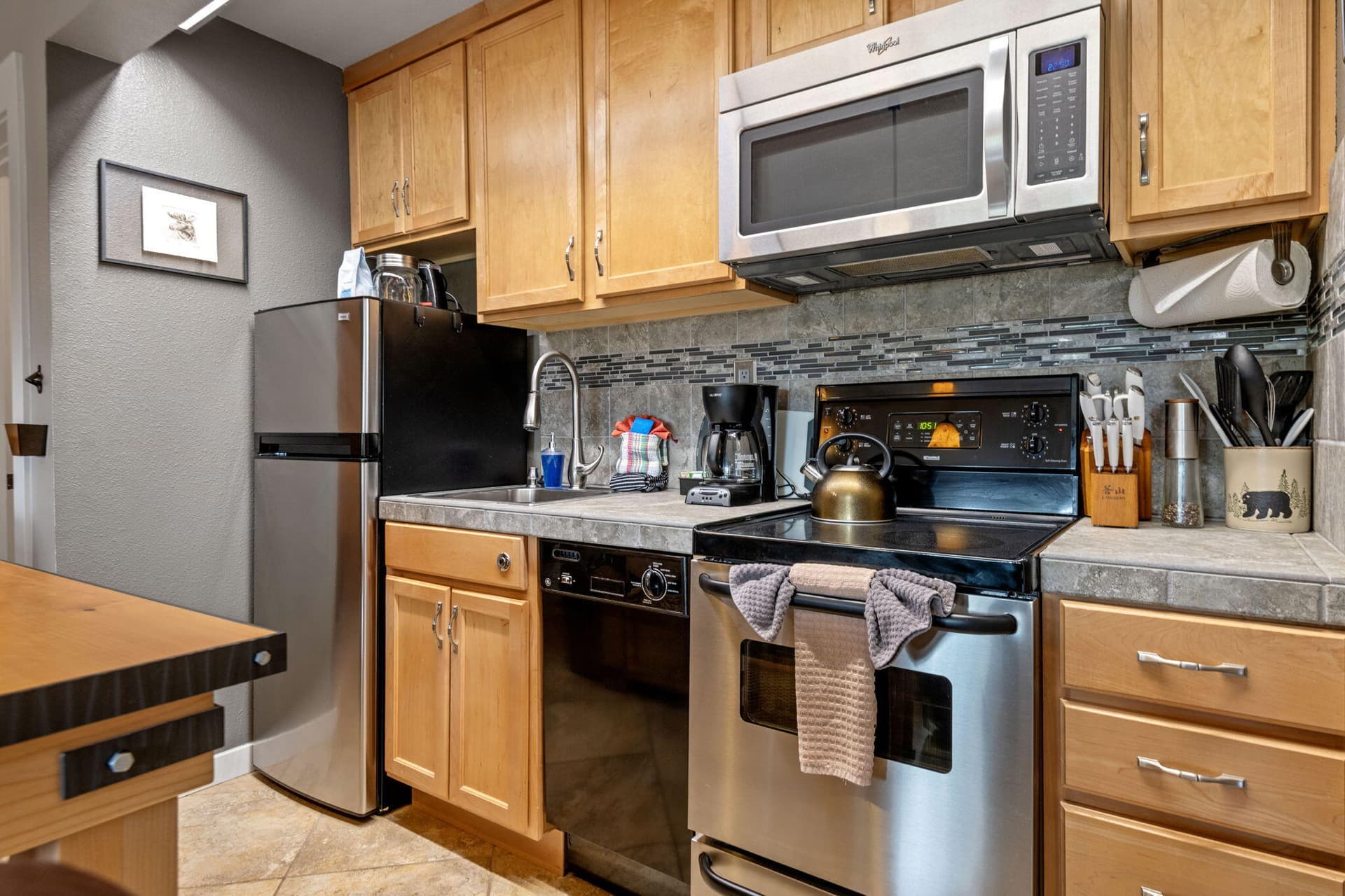 4-web-or-mls-DSC_3815. Photo 4 of 22, 18575 Century Drive Unit 614, Bend, OR 97702