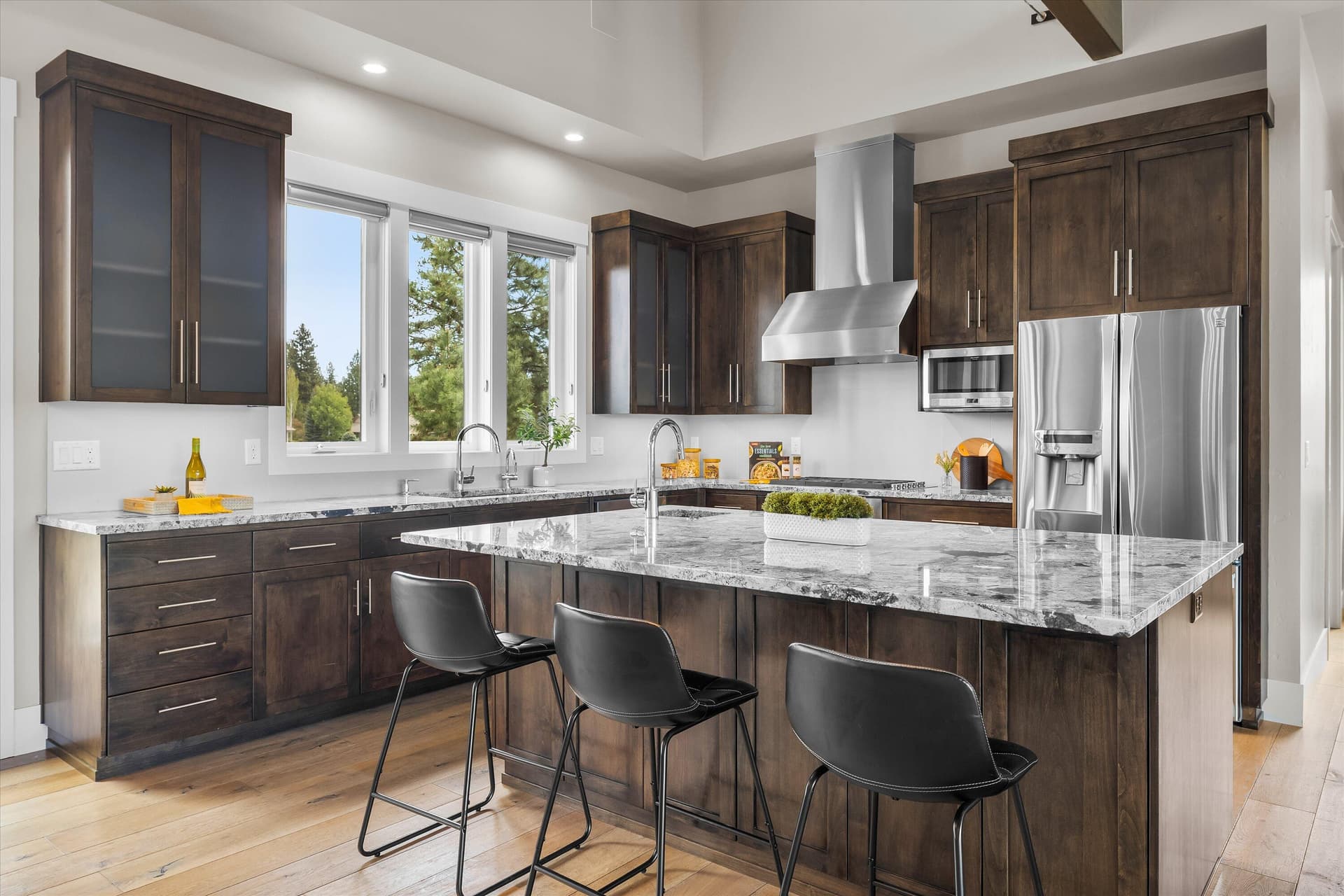 14-9370_260514_JILLROSELL. Photo 4 of 57, 61636 Hosmer Lake Drive, Bend, OR 97702