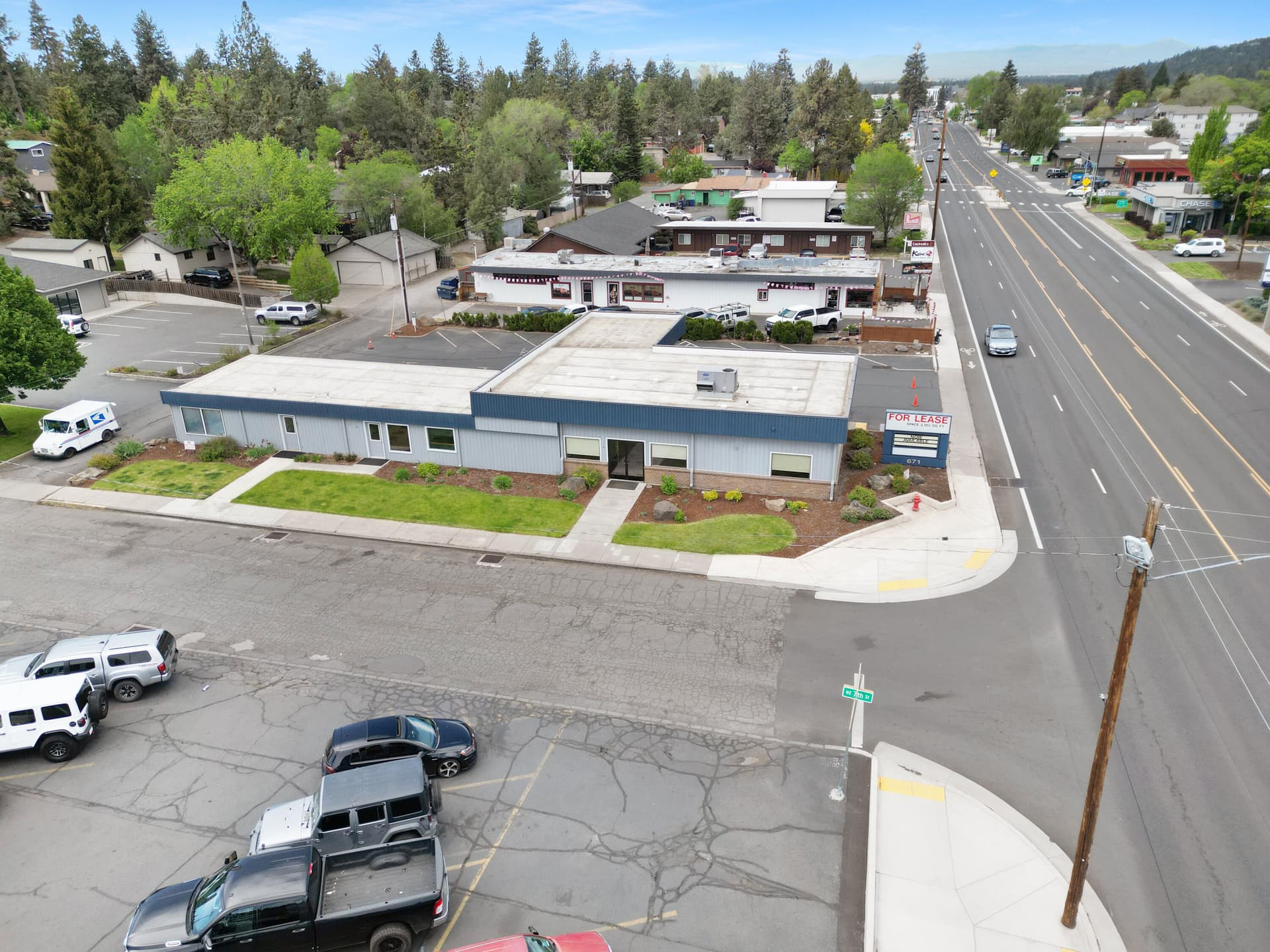 DJI_0001. Photo 3 of 19, 671 NE Greenwood Avenue Unit 2, Bend, OR 97701