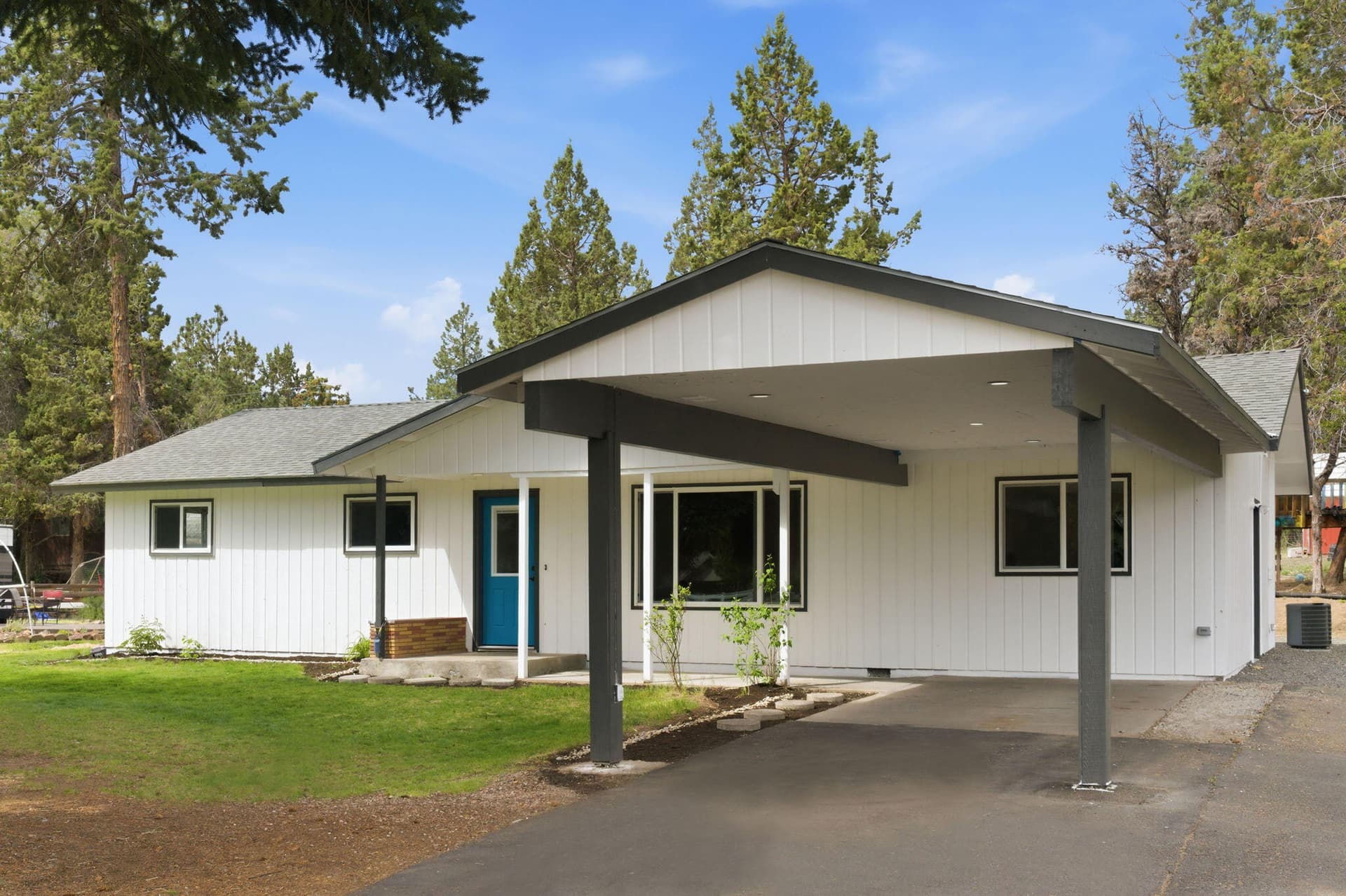 3. Photo 3 of 30, 1971 SW 25th Street, Redmond, OR 97756