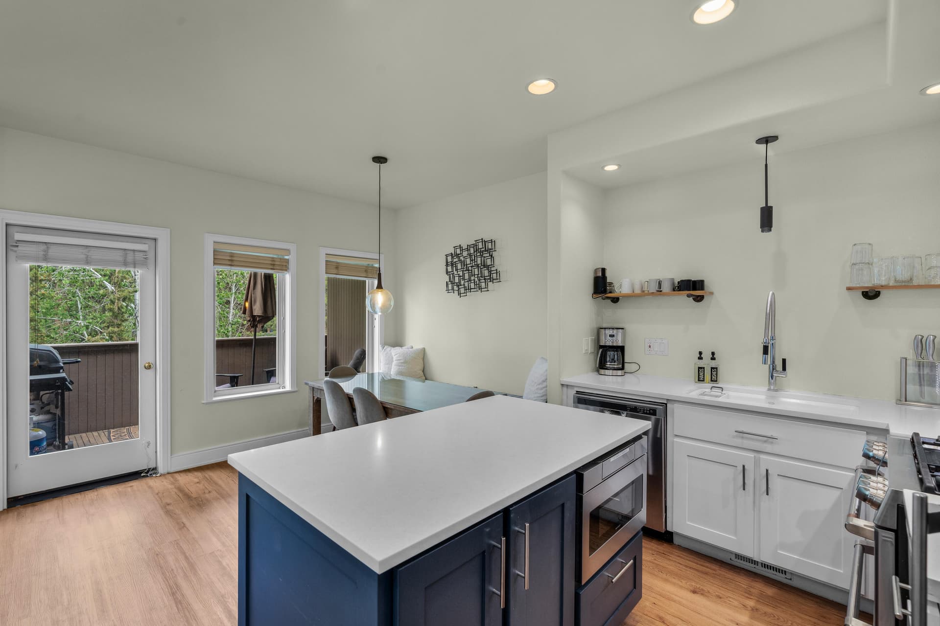 upper unit kitchen island. Photo 4 of 40, 61875 Broken Top Drive Unit #23, Bend, OR 97702