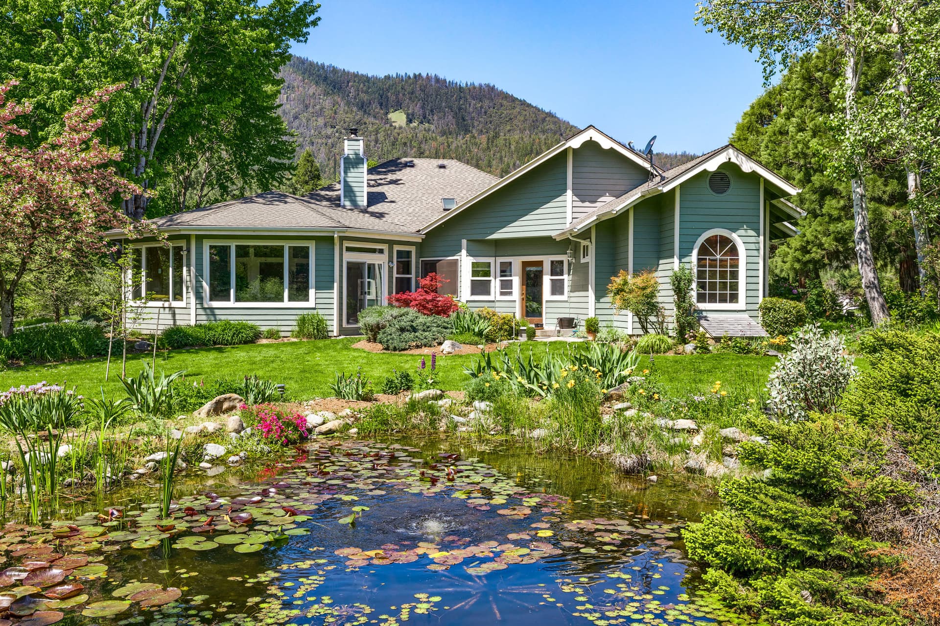 3. Photo 4 of 47, 4000 Little Applegate Road, Jacksonville, OR 97530
